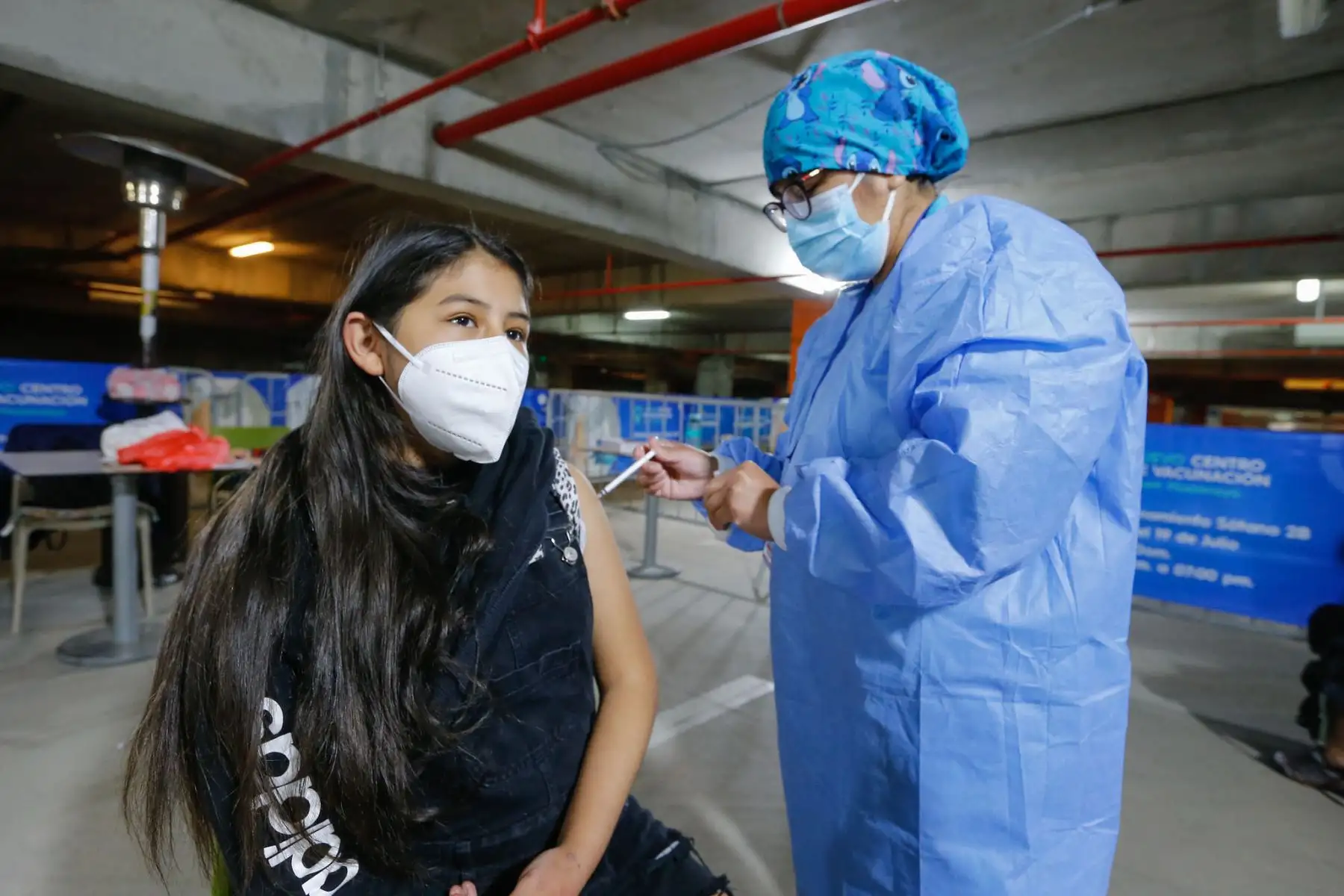 El ministerio de Salud desarrolló hoy una jornada de vacunación contra la covid-19, en la ciudad de Huancayo. Foto: ANDINA/Minsa