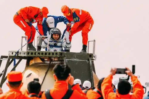 Los astronautas llevaron a cabo numerosos experimentos científicos, prepararon equipos y probaron tecnologías para las siguientes fases de la construcción y realizaron dos caminatas espaciales.