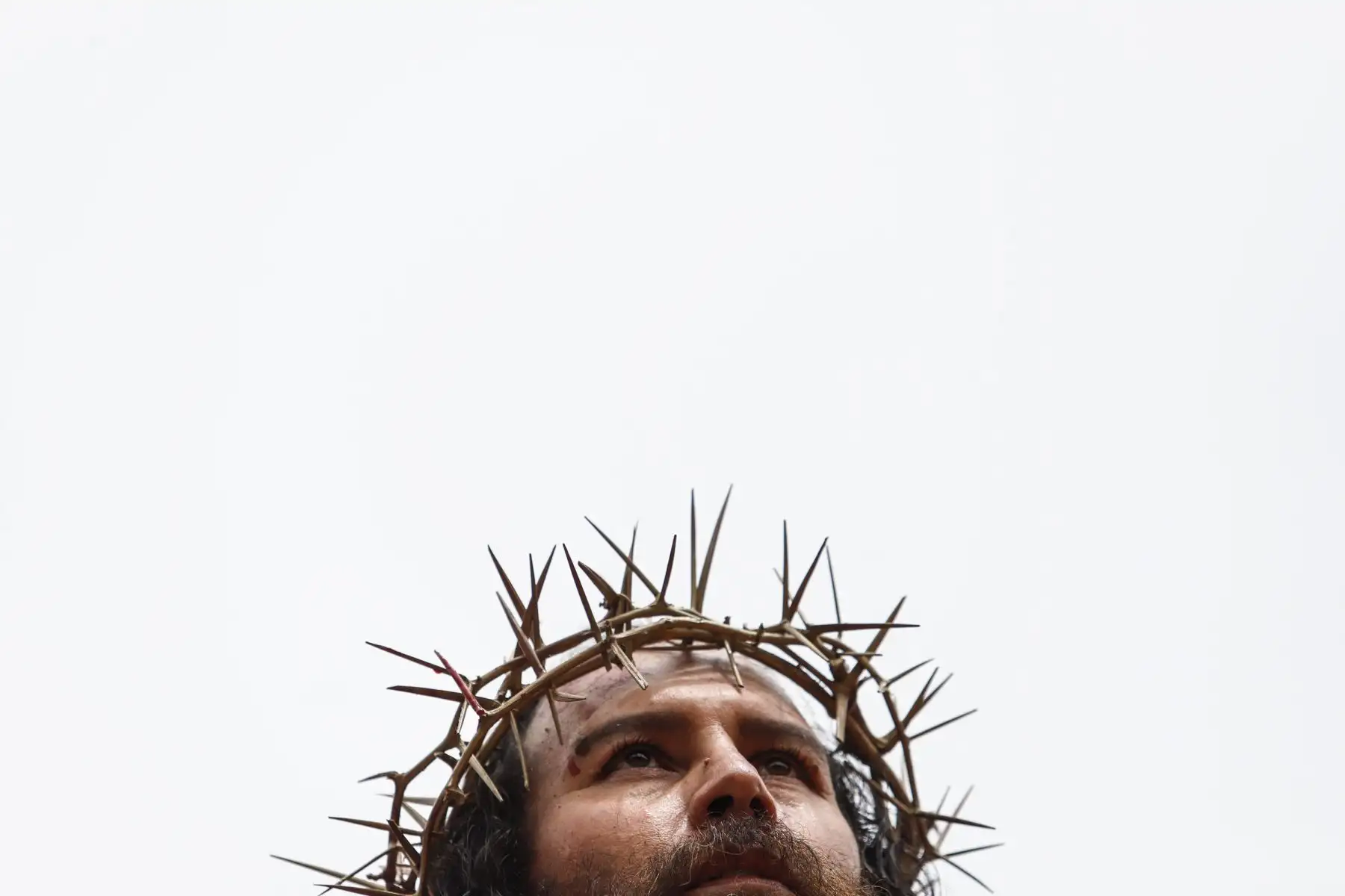 El Cristo de Churubamba mira al cielo y se alista para recibir los fuertes azotes de los soldados romanos. Foto: ANDINA/Renato Pajuelo