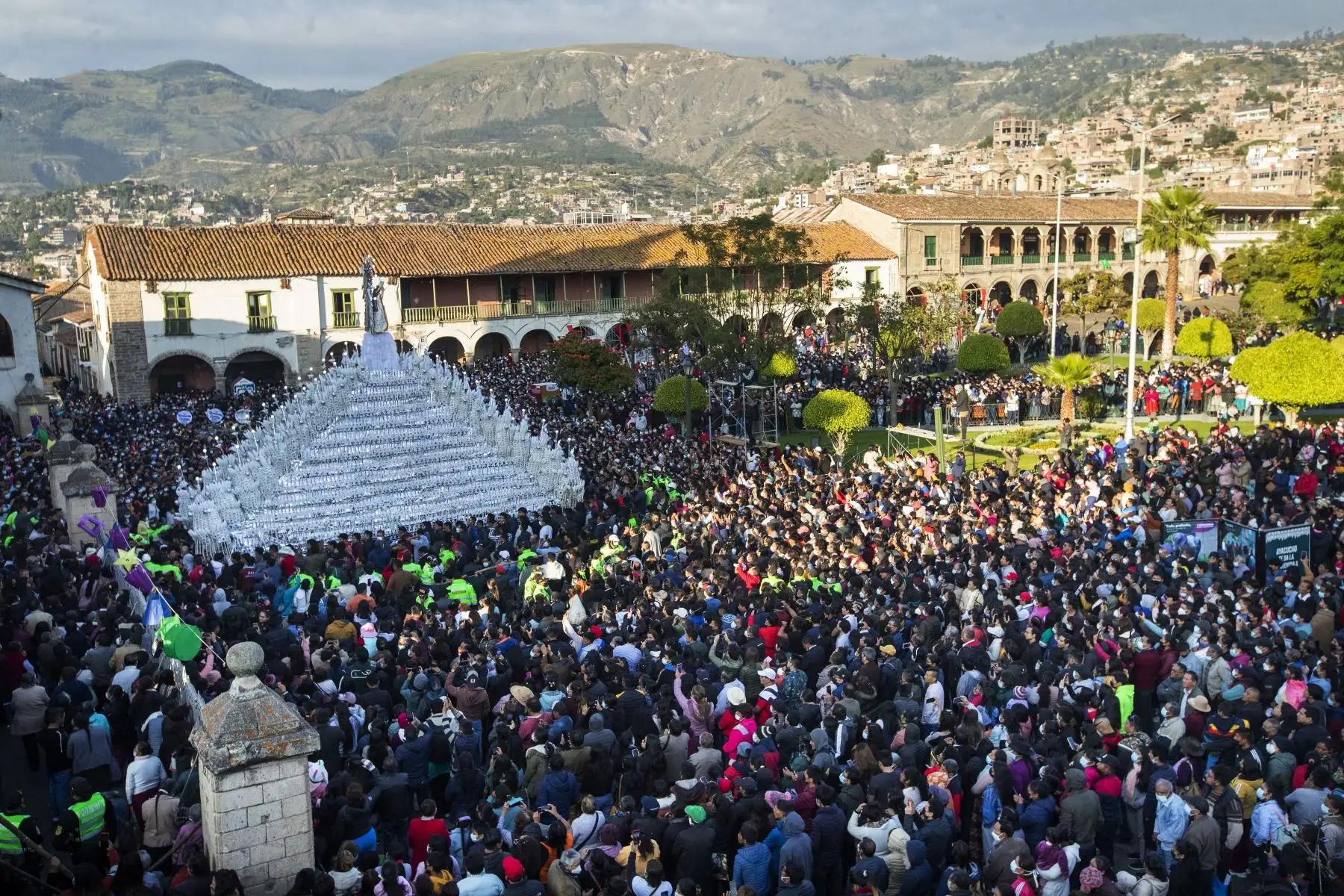 Multitudinaria procesión del Cristo Resucitado cierra la Semana Santa 2022 en la región Ayacucho.
Foto : ANDINA / Carla Patiño Ramírez