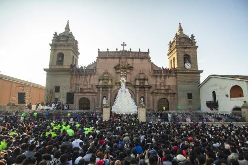 Con la procesión del Señor de la Resurrección Ayacucho culminó las actividades por Semana Santa. ANDINA/Carla Patiño Ramírez