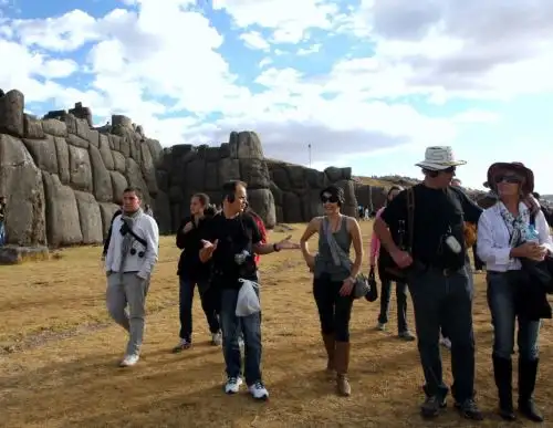 Cusco lanza campaña turística "2x1" para incentivar visitas de turistas a sus emblemáticos parques arqueológicos.