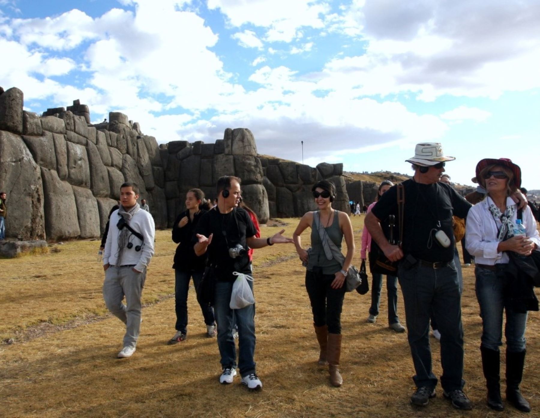 Cusco lanza campaña turística "2x1" para incentivar visitas de turistas a sus emblemáticos parques arqueológicos.