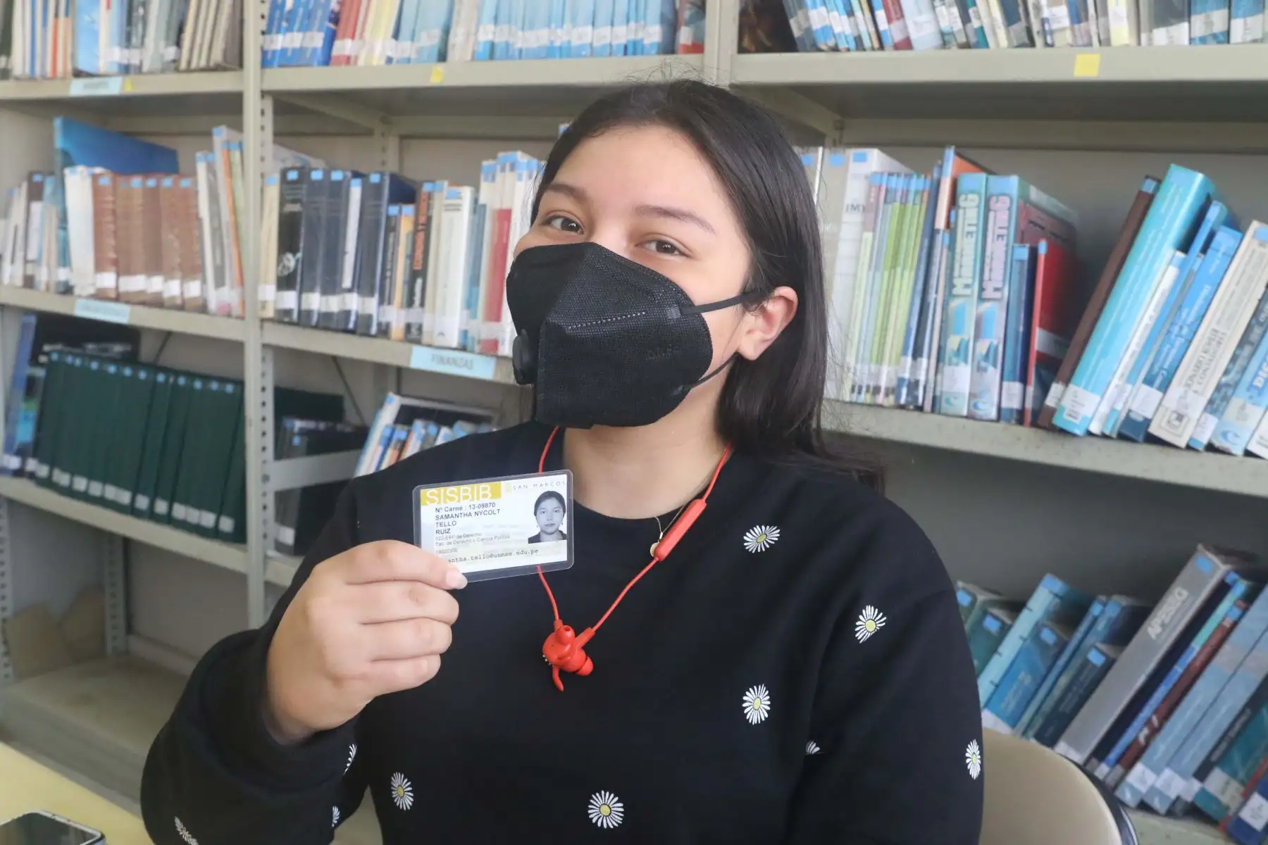 Para facilitar el acceso de la comunidad sanmarquina, debido a la pandemia, por el momento se permitirá el ingreso con carné de biblioteca vencido. En el caso de los ingresantes deberán mostrar su constancia de ingreso. Foto: ANDINA/ Eddy Ramos