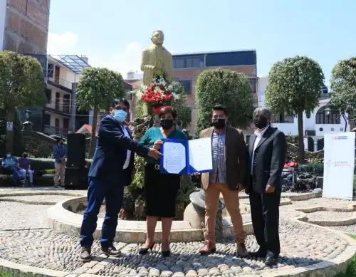 Huancayo celebra por el reconocimiento otorgado por el Ministerio de Cultura al Picaflor de los Andes como Patrimonio Cultural de la Nación, por su destacada carrera como intérprete de música andina. Foto: Pedro Tinoco