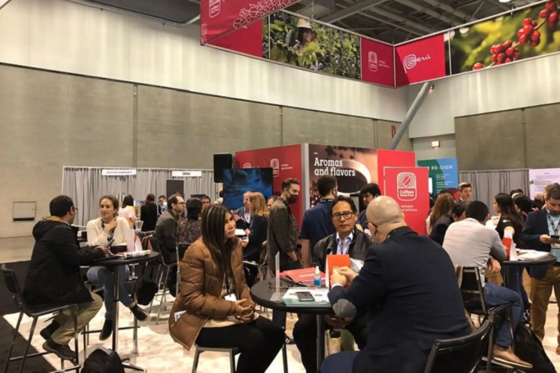 Cafetaleros peruanos en la feria Specialty Coffee Expo, realizado en Boston, Estados Unidos, del 8 al 10 de abril de este año. Foto: Cortesía.