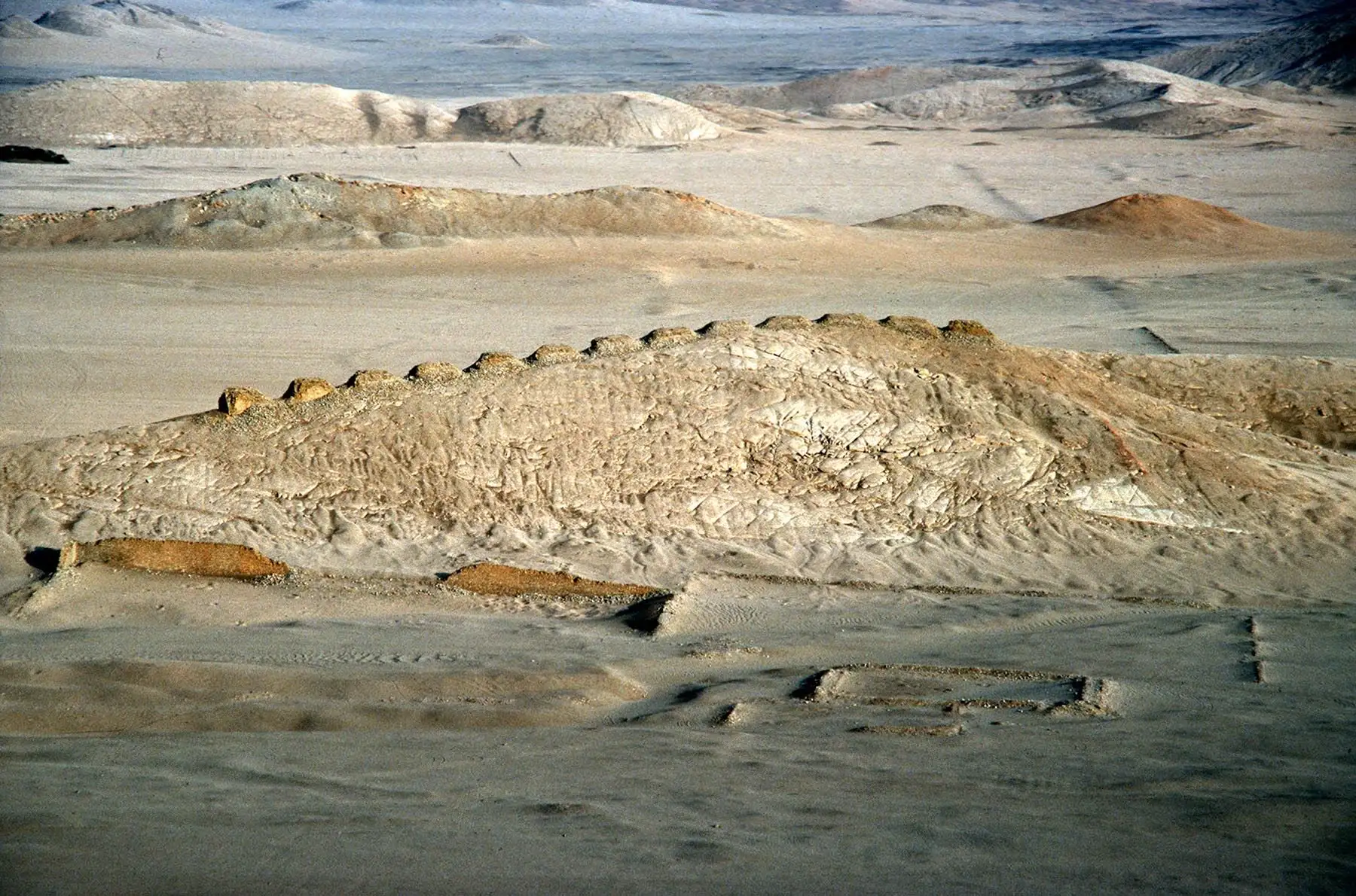 Chankillo fue construido como un complejo de templos fortificados hace más de 2,300 años en el desierto costero de Perú. Foto: World Monuments Fund