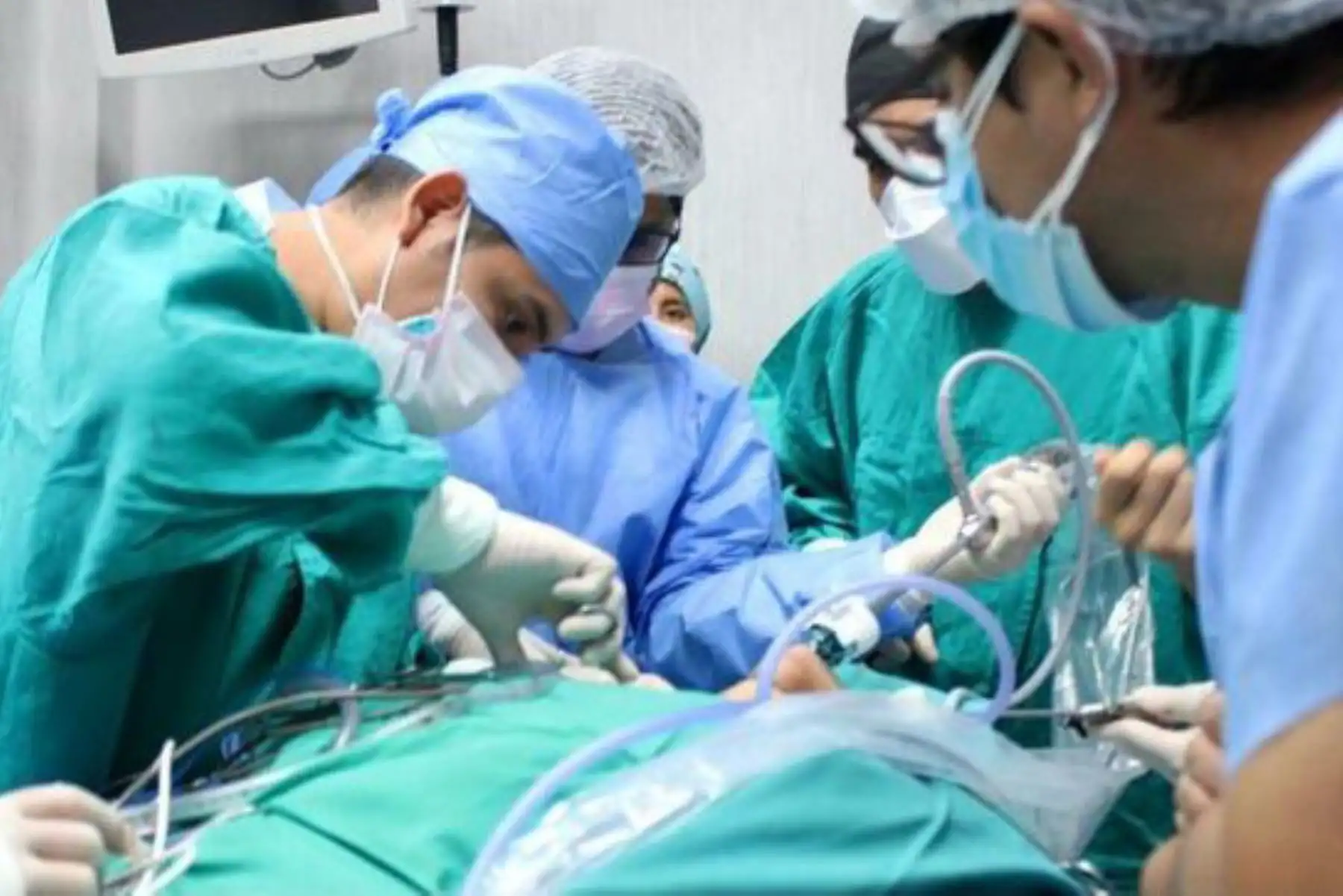 La operación tiene como objetivo evitar una cicatriz visible en el paciente y al mismo tiempo mejorar su calidad de vida.