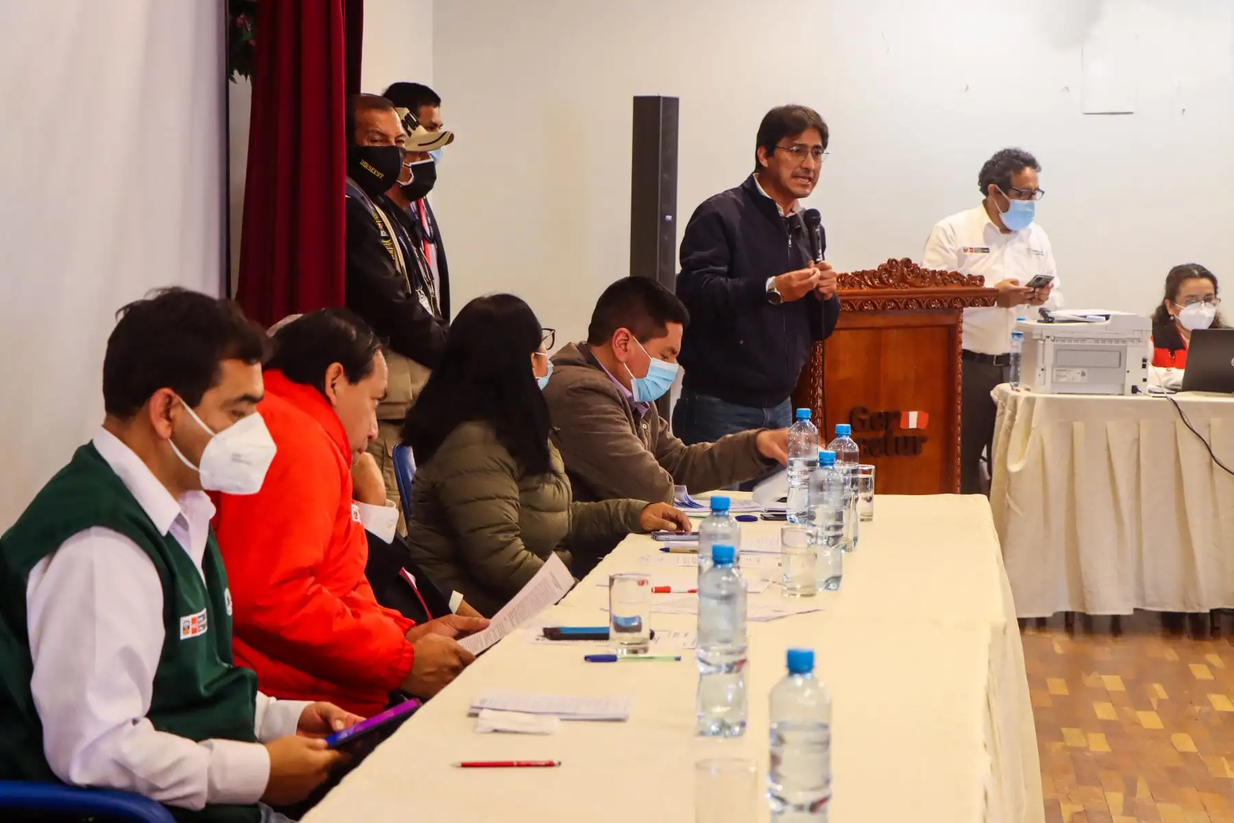Pcm, Gobierno Regional del Cusco y organizaciones sociales de la región imperial logran el compromiso para que la ciudad imperial sea sede de una sesión de Consejo de Ministros los días 21 y 22 de abril, para suspender el paro de 48 programado por las bases.
Foto: ANDINA/Gobierno Regional de Cusco