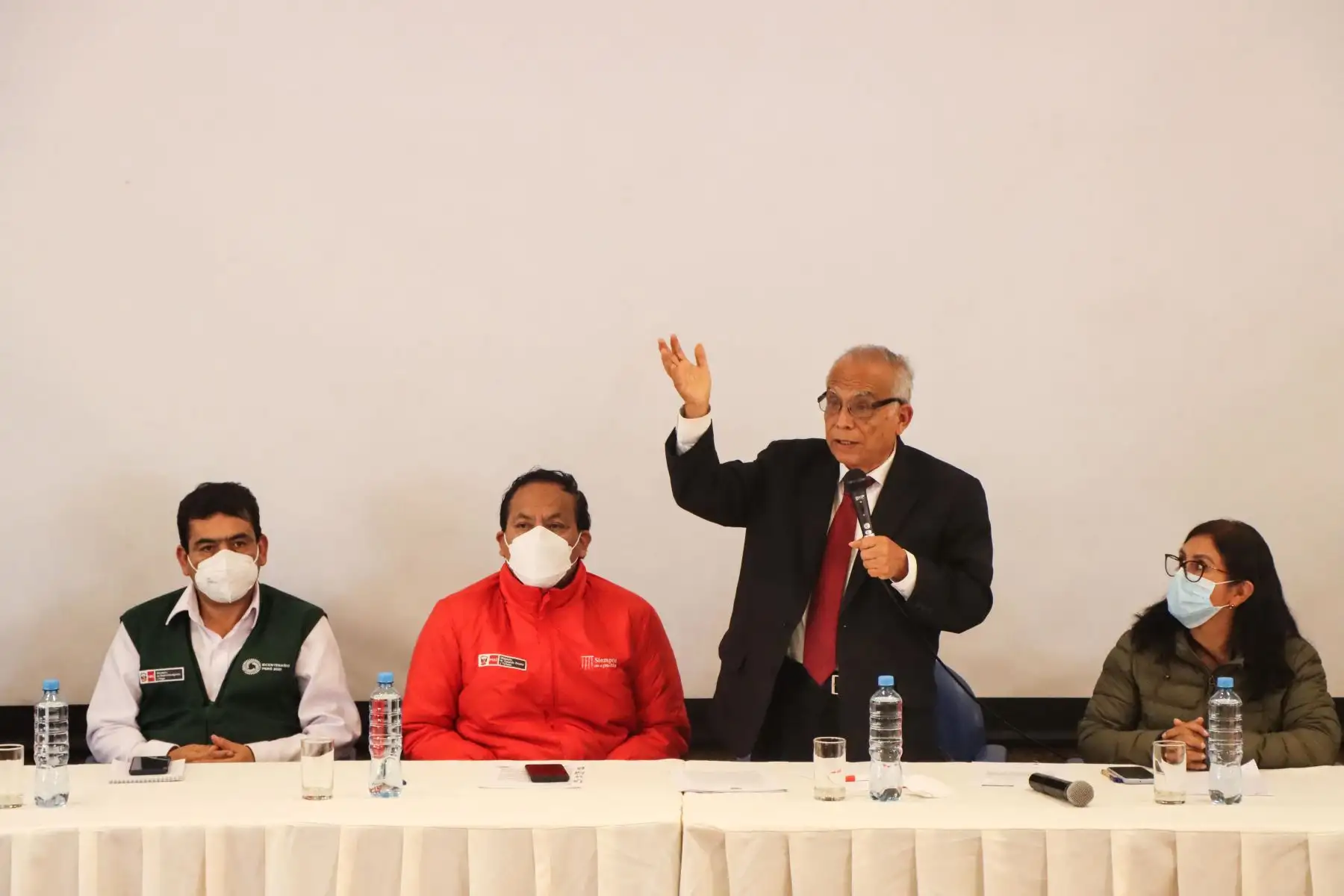 Pcm, Gobierno Regional del Cusco y organizaciones sociales de la región imperial logran el compromiso para que la ciudad imperial sea sede de una sesión de Consejo de Ministros los días 21 y 22 de abril , para suspender el paro de 48 programado por las bases.
Foto: ANDINA/Gobierno Regional de Cusco