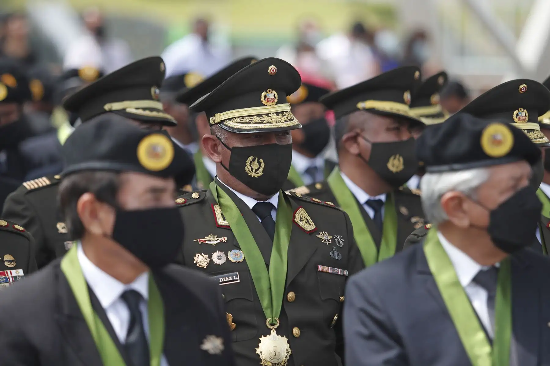 La Municipalidad de San Isidro realizó esta mañana una ceremonia de condecoración a los "Héroes de la Paz" al conmemorarse el 25 Aniversario de la exitosa operación militar. Foto: ANDINA/Renato Pajuelo