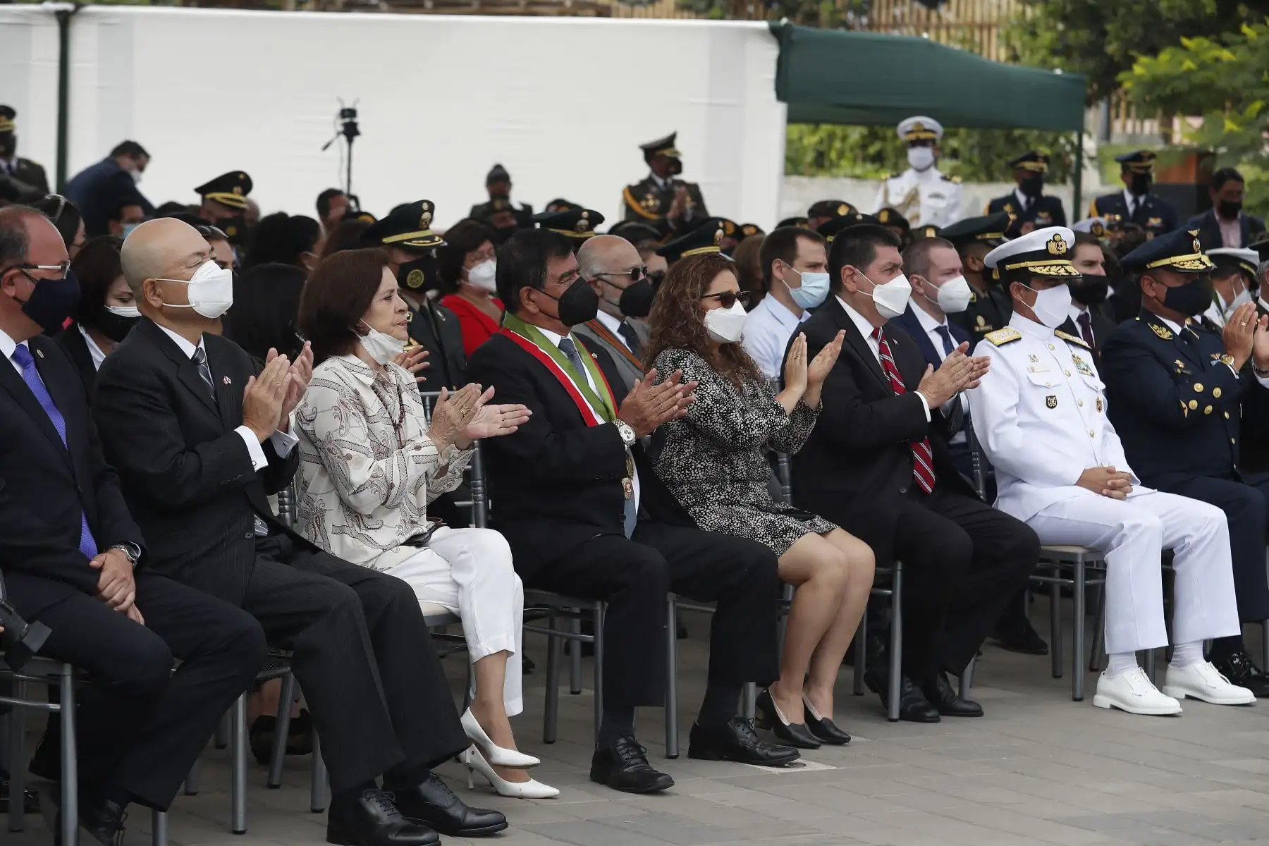 La Municipalidad de San Isidro realizó esta mañana una ceremonia de condecoración a los "Héroes de la Paz" al conmemorarse el 25 Aniversario de la exitosa operación militar. Foto: ANDINA/Renato Pajuelo