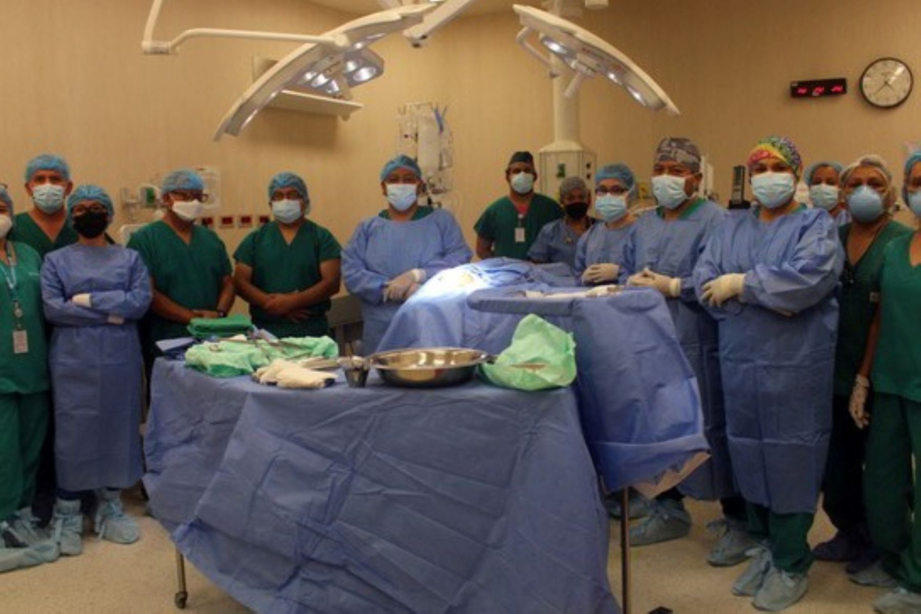 Médicos del HEAV realizan primera neurocirugía y salvan vida de hombre de 38 años