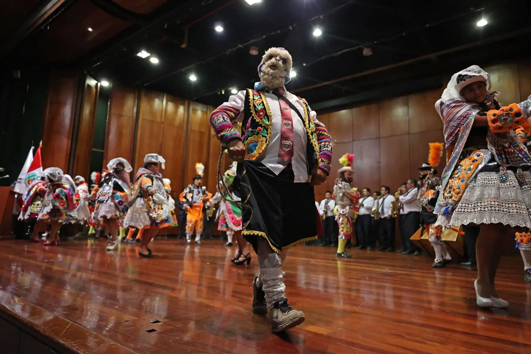 Presidente Pedro Castillo lidera ceremonia de reconocimiento como Patrimonio Cultural de la Nación a las danzas Chonguinada de Junín y Chunguinada Cerreñas de Pasco.
Foto: ANDINA/Prensa Presidencia