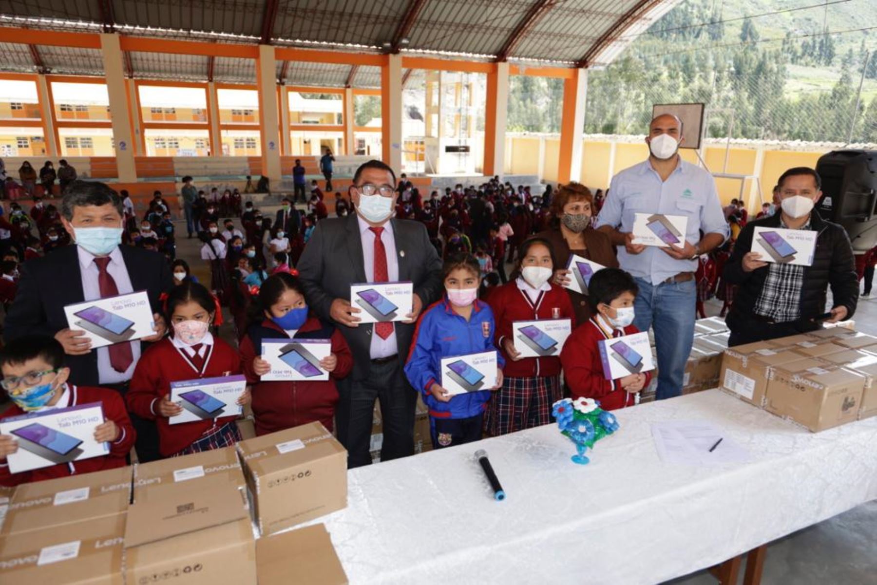 Áncash: minera Antamina entregó 5,000 tabletas a escolares de San Marcos y Chavín