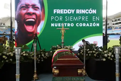 Rincón, de 55 años de edad, fue ingresado a la Clínica Imbanaco por un trauma craneoencefálico severo por lo que fue sometido a una cirugía que duró dos horas y 45 minutos tras lo cual se agravó hasta morir. Foto: AFP