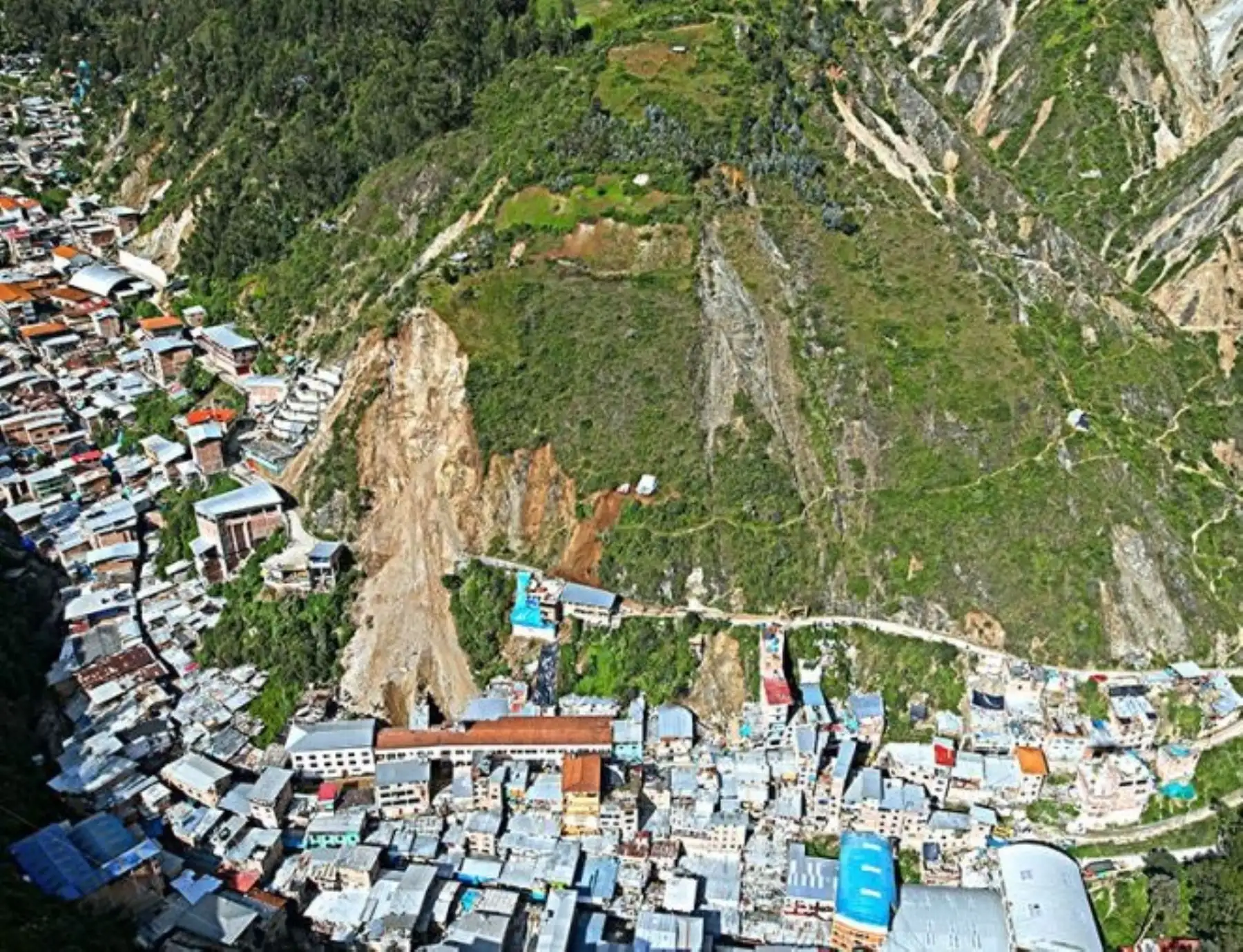 Ingemmet recomienda la reubicación urgente del centro poblado de Retamas, La Libertad, debido a que se ubica en una zona de muy alto riesgo. Foto: ANDINA/difusión.