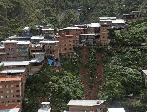 Gobierno Regional de La Libertad evalúa zona para reubicar a los habitantes de Retamas, el centro poblado afectado por constantes deslizamientos y que en marzo causó la muerte de nueve personas. Foto: ANDINA/difusión.