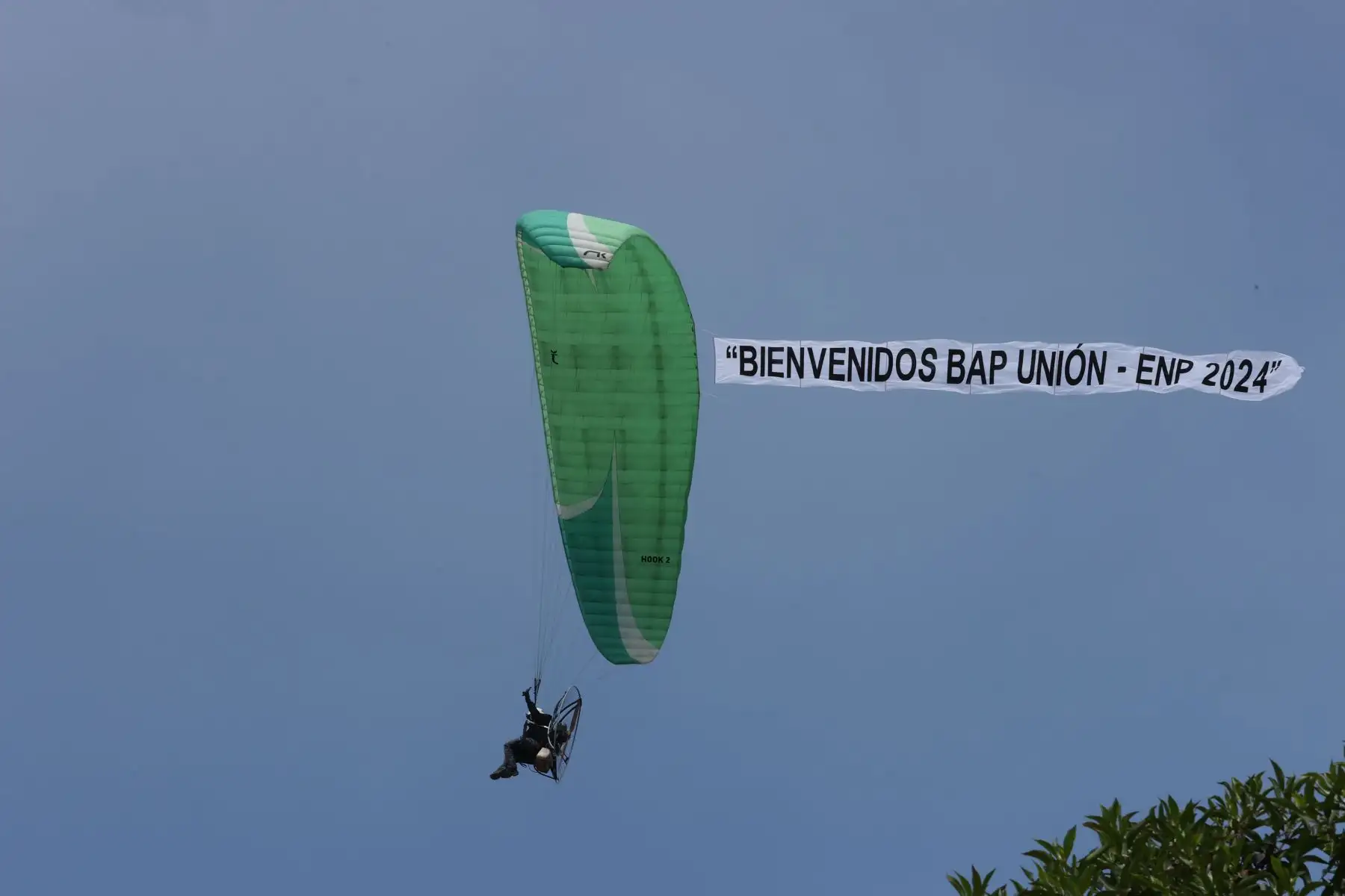 Como parte del evento internacional “Velas Latinoamérica 2022, la ciudadanía pudo apreciar la Revista Naval en la Gran Bahía de Lima,  donde participa nuestro buque escuela a vela, el B.A.P. “Unión” y que, recorrerá por la zona costera de los distritos de Chorrillos, Barranco y Miraflores.
Foto: ANDINA/Melina Mejía