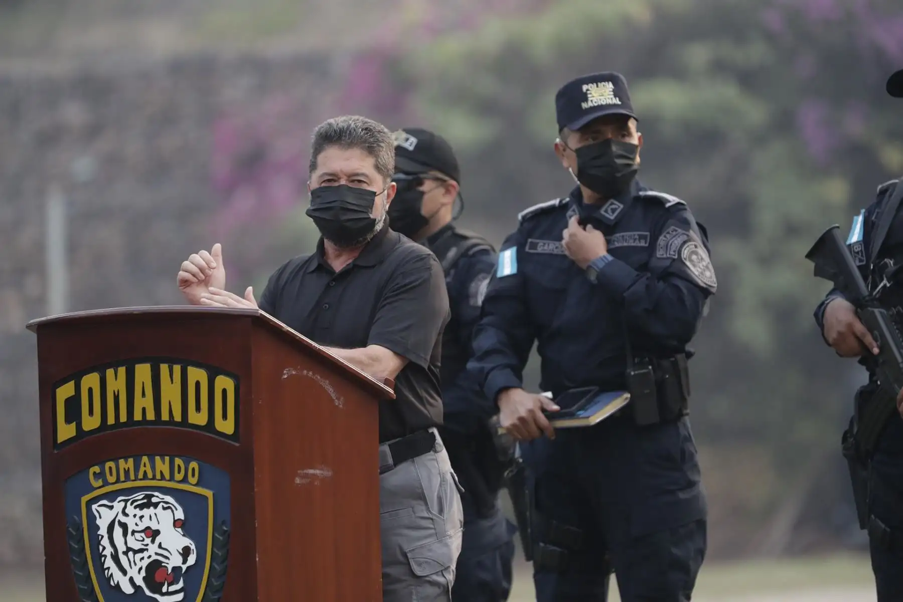 El ministro hondureño de Seguridad, Ramón Sabillon, ofrece una rueda de prensa previa a la extradición del expresidente Juan Orlando 
Foto: ANDINA/EFE