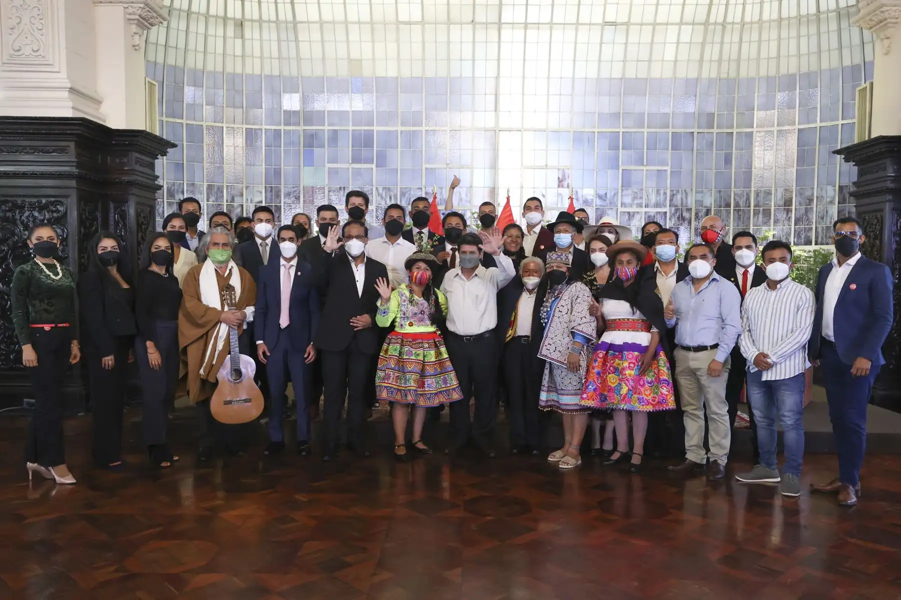 El presidente de la República, Pedro Castillo, mostró hoy los resultados de la participación del Perú en la Expo 2020 Dubái, que permitió mostrar la riqueza cultural, la mega diversidad y la oferta comercial de nuestro país.
Foto: ANDINA/Presidencia Perú