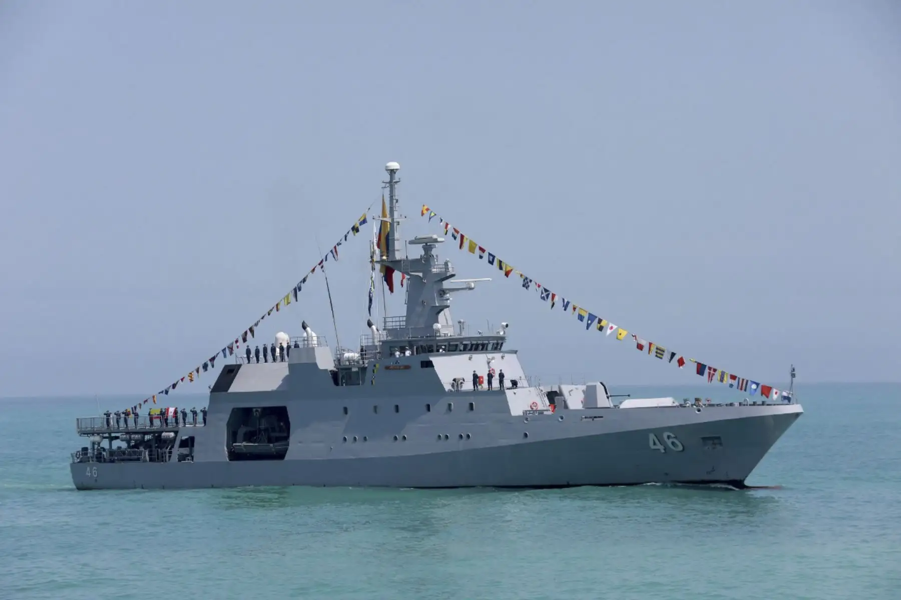 Como parte del evento internacional “Velas Latinoamérica 2022, la ciudadanía pudo apreciar la Revista Naval en la Gran Bahía de Lima,  donde participa nuestro buque escuela a vela, el B.A.P. “Unión” y que, recorrerá por la zona costera de los distritos de Chorrillos, Barranco y Miraflores.
Foto: ANDINA/Melina Mejía