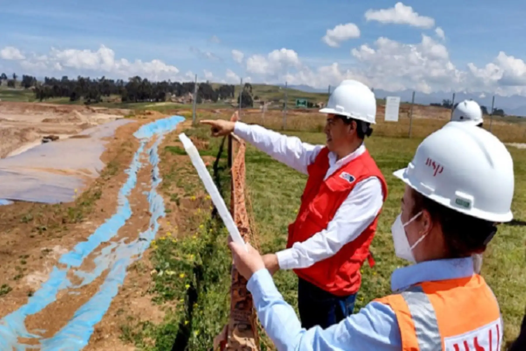 Una vez en funcionamiento, el aeropuerto de Chinchero generará más de 5000 empleos directos, beneficiando a miles de personas dedicadas al turismo, transporte, alimentación, hotelería, entre otros rubros, sostuvo el ministro Nicolás Bustamante.
