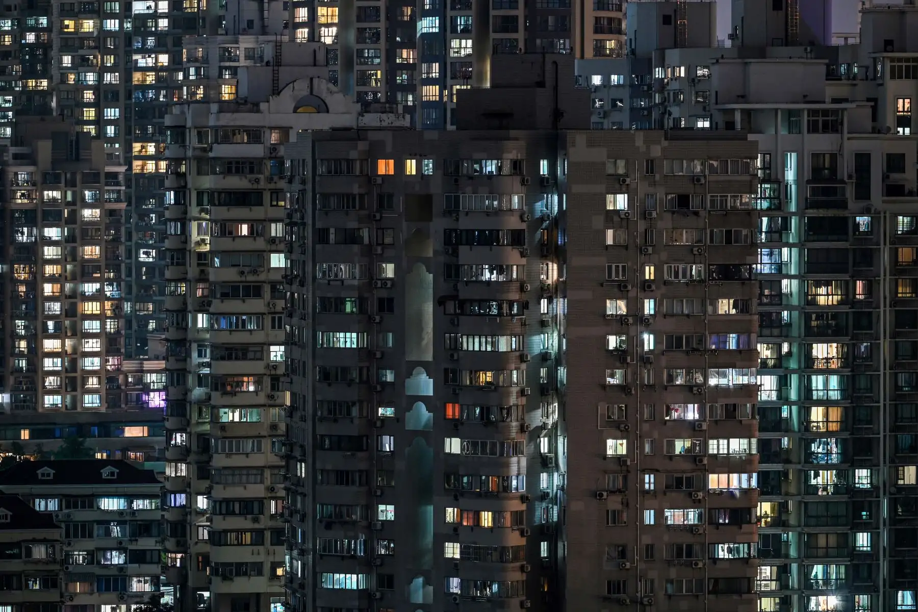 Vista de unidades residenciales durante un encierro por coronavirus Covid-19 en  Shanghái. Foto: AFP