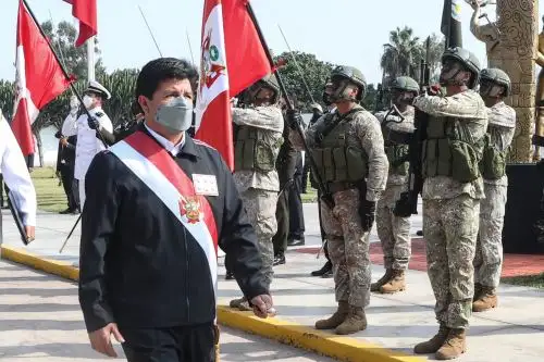 El presidente Pedro Castillo participa en la ceremonia por el 25 aniversario de la Operación Chavín de Huántar, el Día del Valor Militar y Día de los Defensores de la Democracia, donde se recuerda la exitosa liberación de rehenes por parte de FF. AA. en la residencia del embajador de Japón. Foto: ANDINA/Prensa Presidencia.