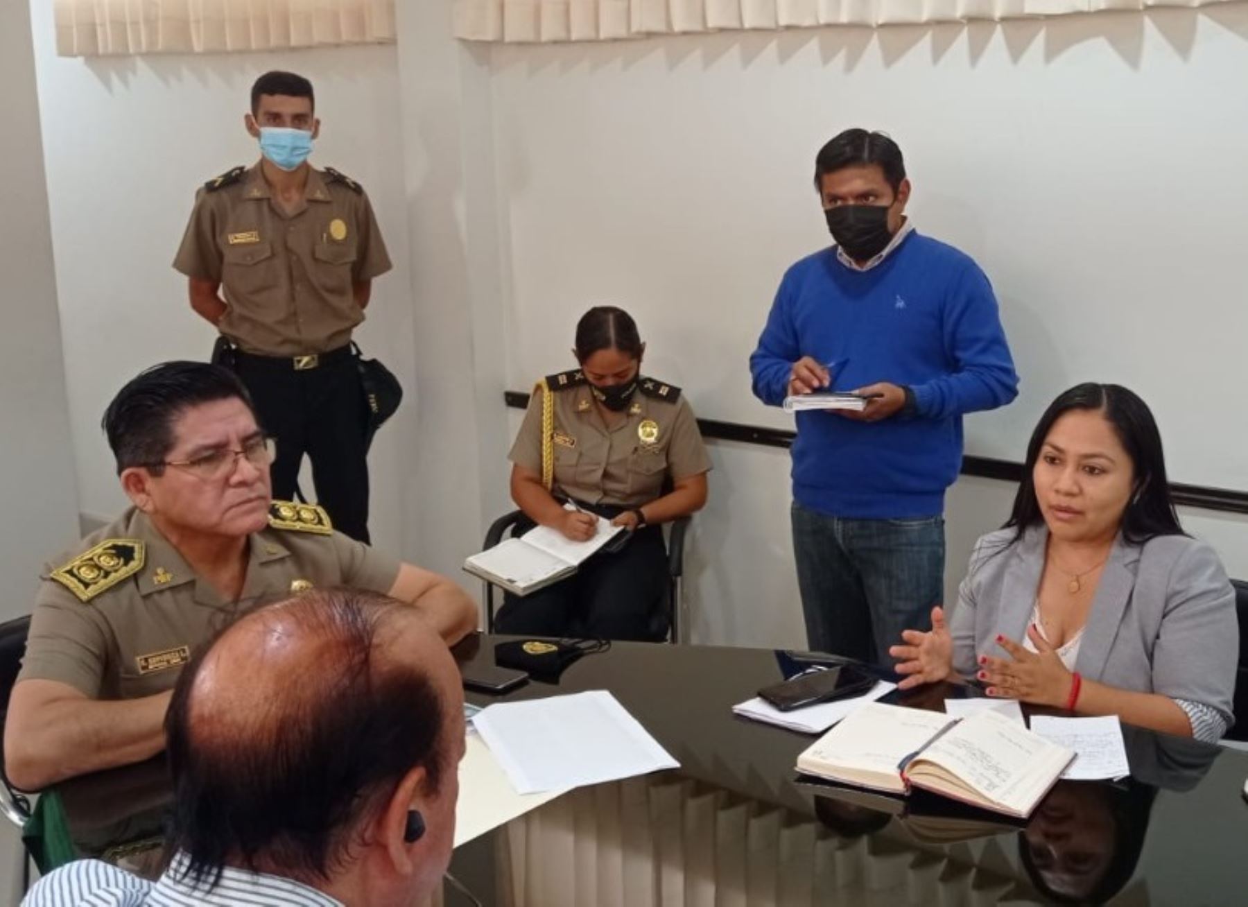 Congresista Heidy Juárez se reunión con jefes policiales para evaluar la seguridad ciudadana y lucha contra la delincuencia en la región Piura. ANDINA/Difusión