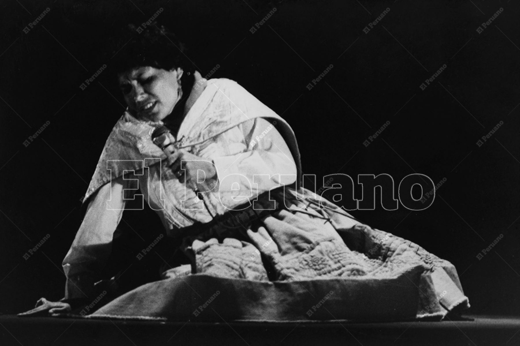 Lima - 22 noviembre 1990 / Martina Portocarrero en concierto. Foto: Archivo Histórico de El Peruano