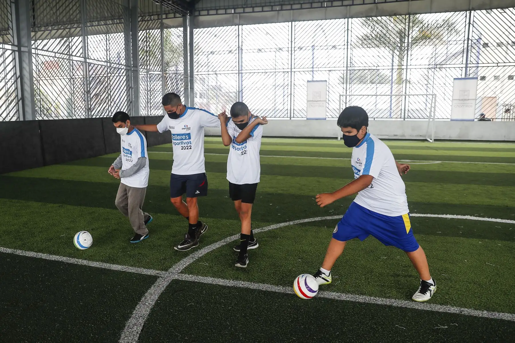 Las clases y los entrenamientos son gratuitos y se desarrollan todos los sábados de 9:30 a 10: 30 de la mañana. Pueden participar niños, niñas y adolescentes con discapacidad visual de 8 a 14 años, provenientes de cualquier distrito de Lima. 
Foto: ANDINA/Renato Pajuelo