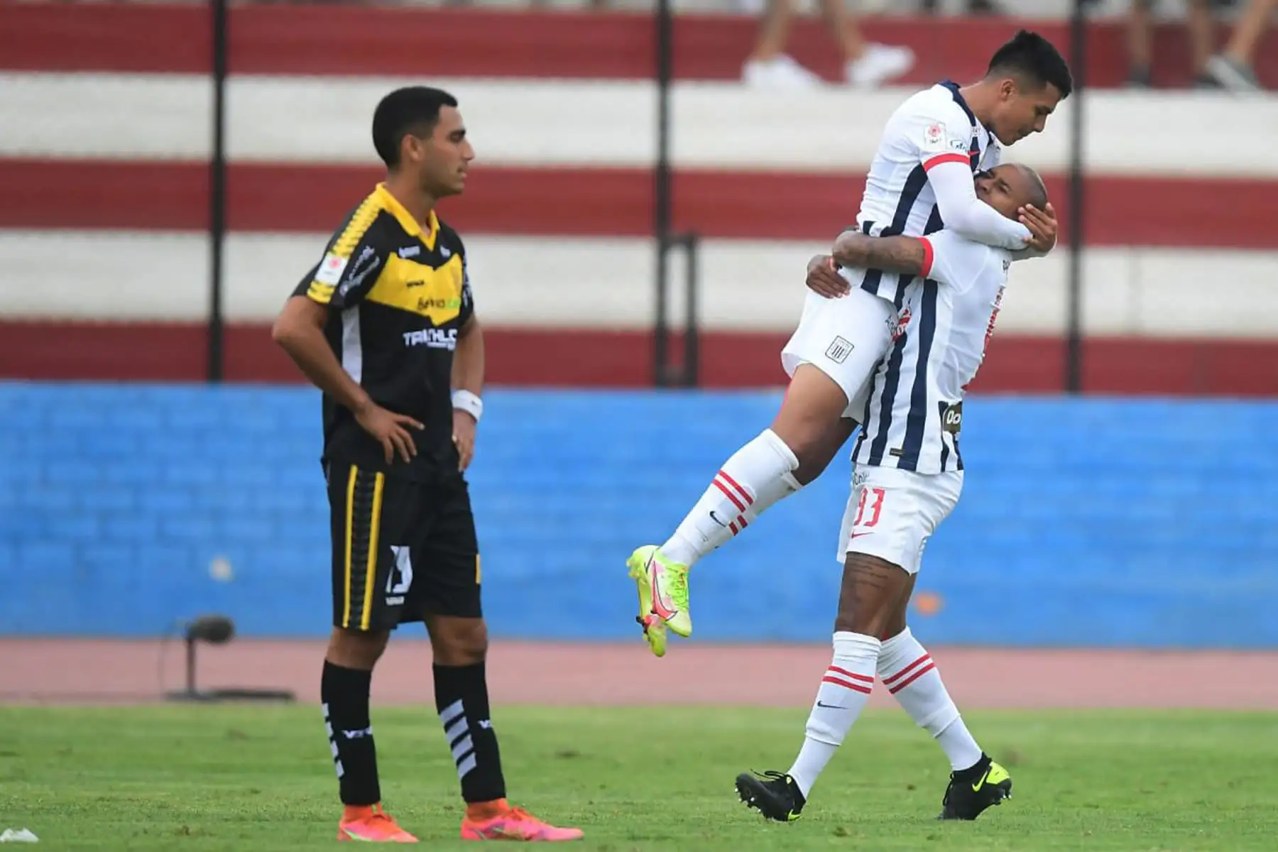 Jairo Concha de Alianza Lima celebra su  gol anotado ante Cantolao  por la jornada 11 de la Liga 1 en el Estadio Miguel Grau. 
Foto: Liga 1 Jairo Concha de Alianza Lima celebra su  gol anotado ante Cantolao  por la jornada 11 de la Liga 1 en el Estadio Miguel Grau. 
Foto: Liga 1