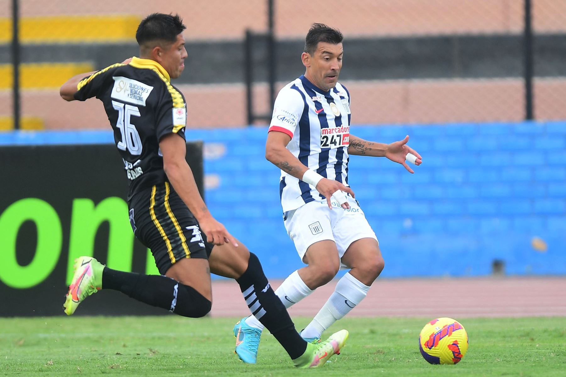 Liga 1: Alianza Lima y Universitario obligados a ganar hoy para escalar en la tabla