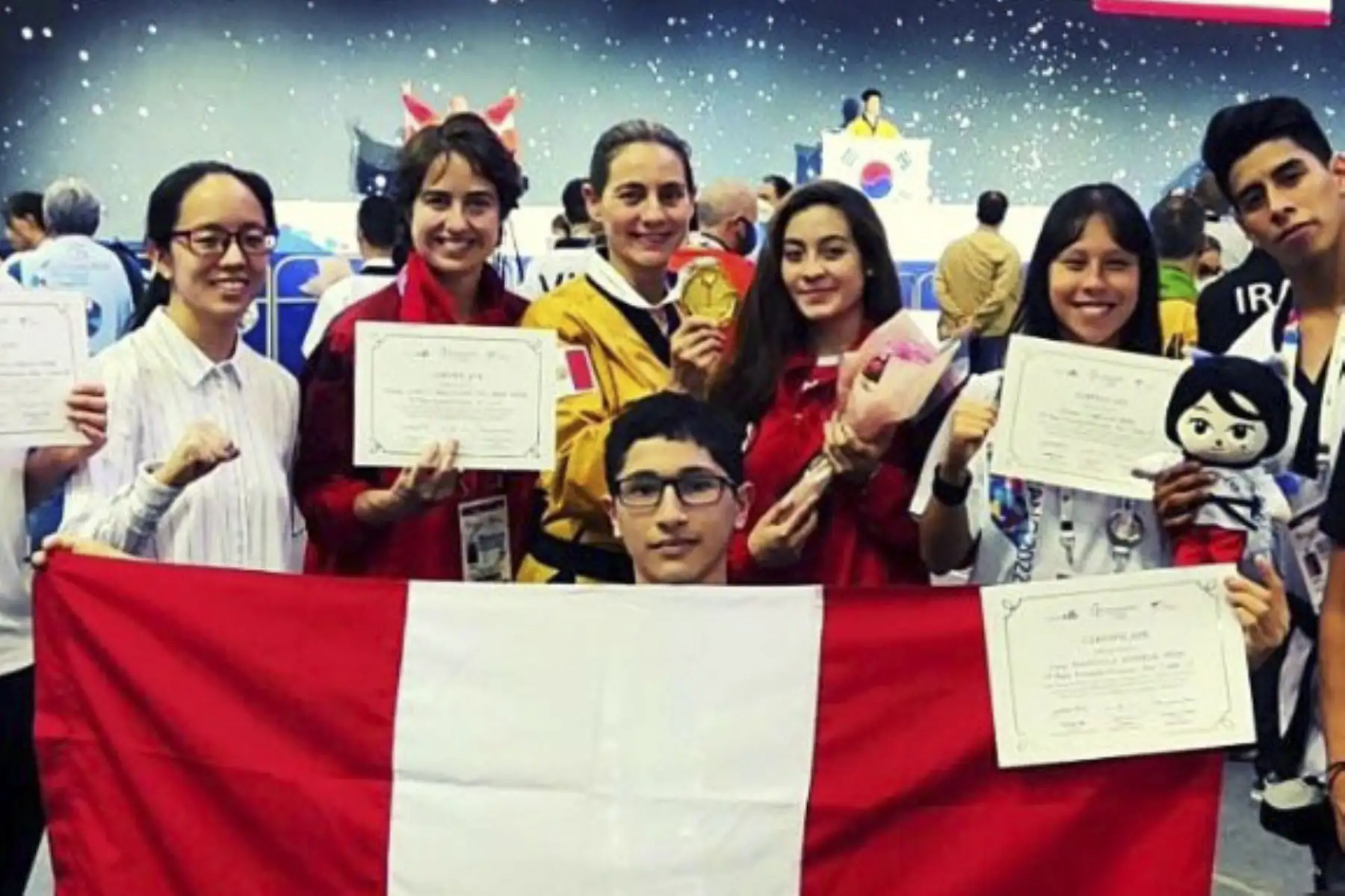 La deportista peruana, Rommy Hübner, gana la medalla de oro en el Mundial de Taekwondo Poomsae 2022, realizado en la ciudad de Goyang, Corea del Sur. Foto: Federación Deportiva Peruana de Taekwondo