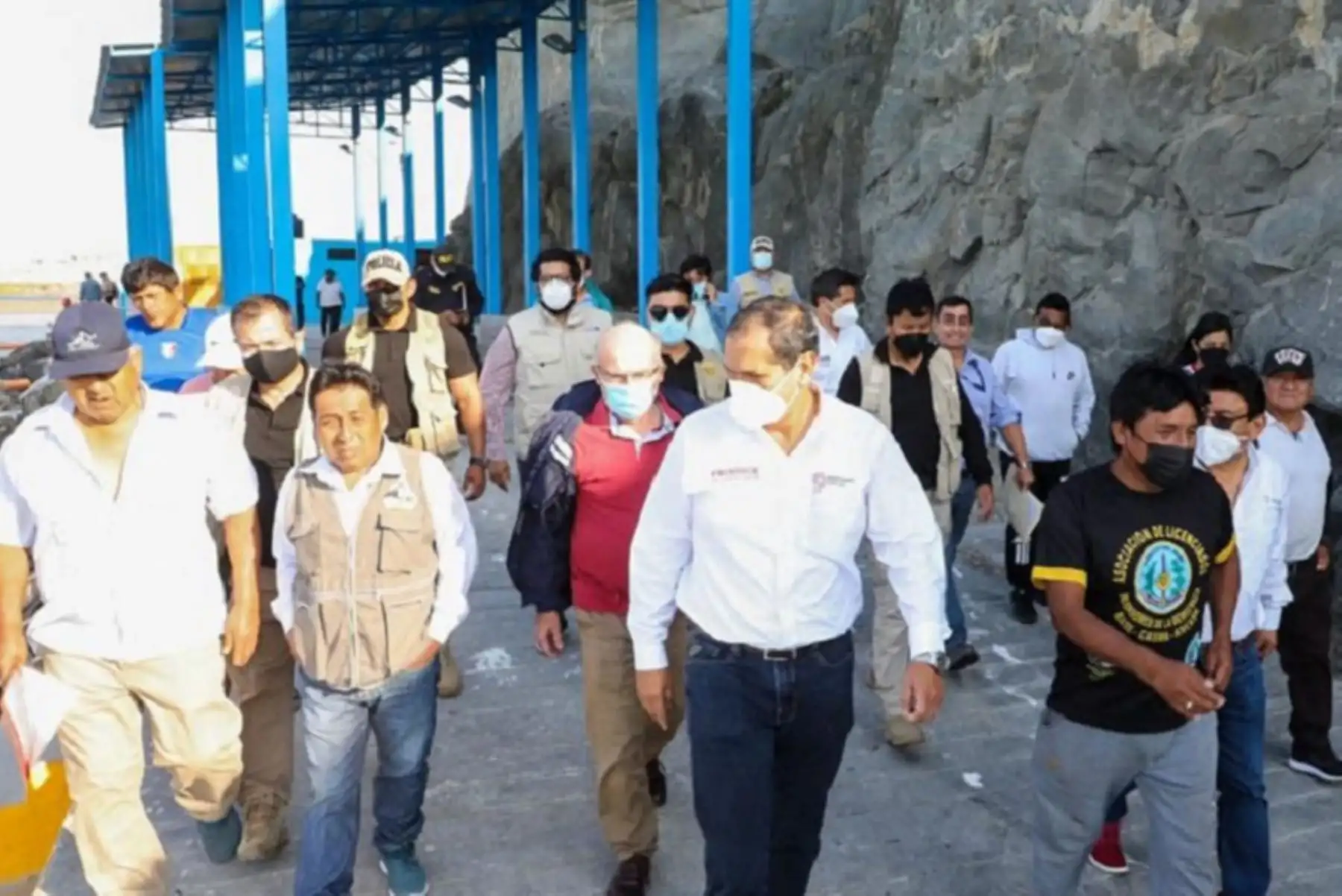 El ministro de la Producción, Jorge Luis Prado visita instalaciones pesqueras en el litoral de la región Ancash. Foto: Cortesía..