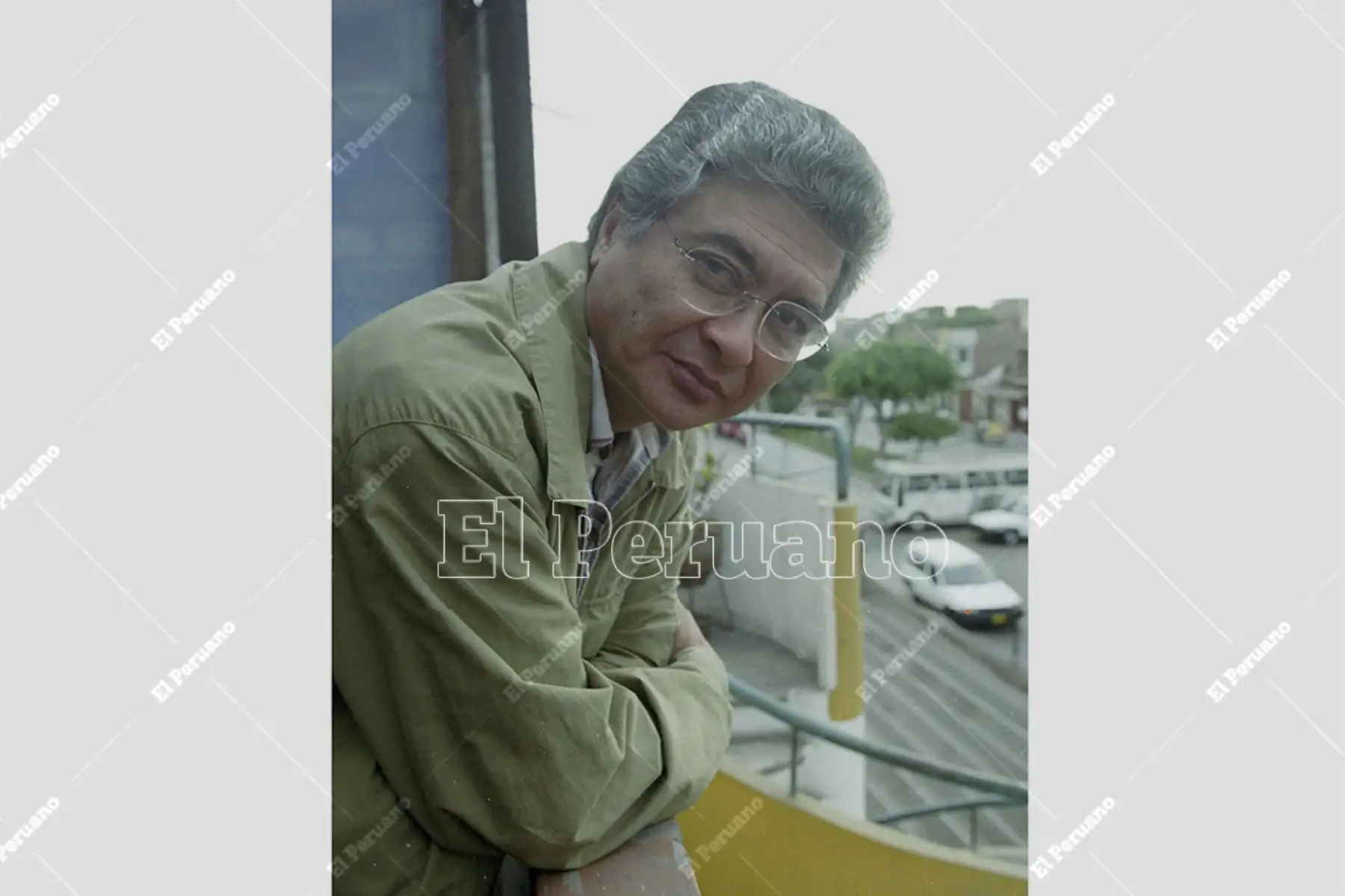 Lima - 2002 / Entrevista al poeta trujillano José Watanabe. Foto Diario Oficial El Peruano