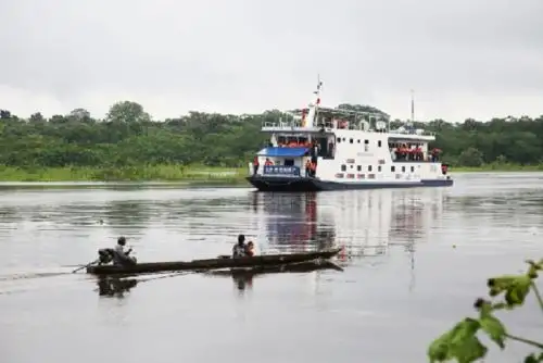 A través del Programa PAIS y el apoyo de buques de la Marina de Guerra y aeronaves de la Fuerza Aérea, esta primera intervención itinerante se realizará de manera fluvial, lacustre y aérea para que más de 22,000 personas que viven en la cuenca de los ríos amazónicos y en el lago Titicaca, ejerzan su derecho de acceder a servicios que mejoren su calidad de vida.