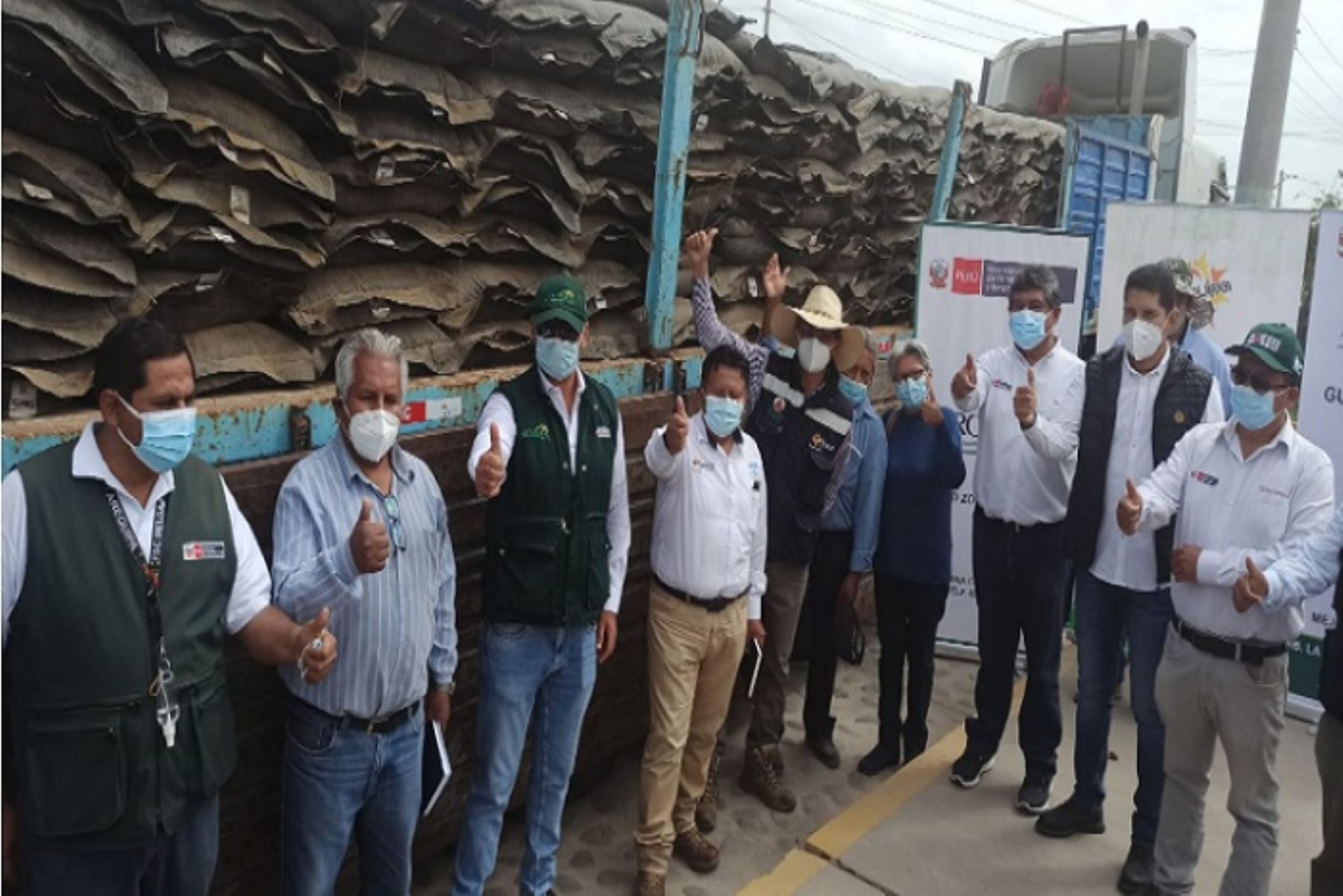 Arequipa: distribuyen 60 toneladas de guano de isla a los agricultores del valle de Tambo