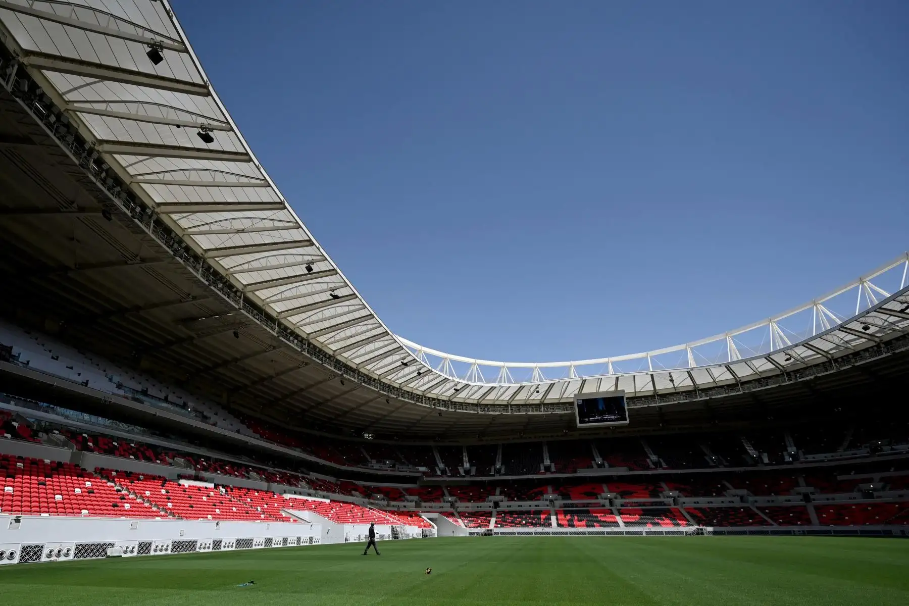 Interiores del estadio Ahmad Bin Ali en la ciudad qatarí de Ar-Rayyan, donde la selección peruana de fútbol disputará el repechaje intercontinental el próximo 13 de junio, ante el representante de la Confederación Asiática de Fútbol. Foto: AFP