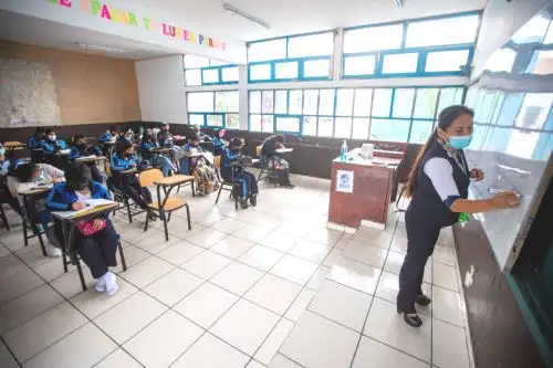 Habilitación de escuelas. ANDINA/Difusión