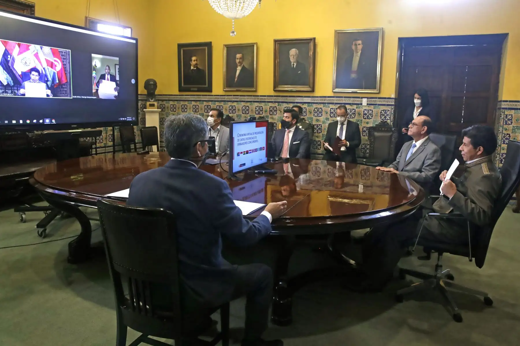 El presidente Pedro Castillo encabeza la ceremonia de presentación de cartas credenciales de los embajadores concurrentes de nueve países ante el Gobierno peruano. Foto: ANDINA/ Prensa Presidencia