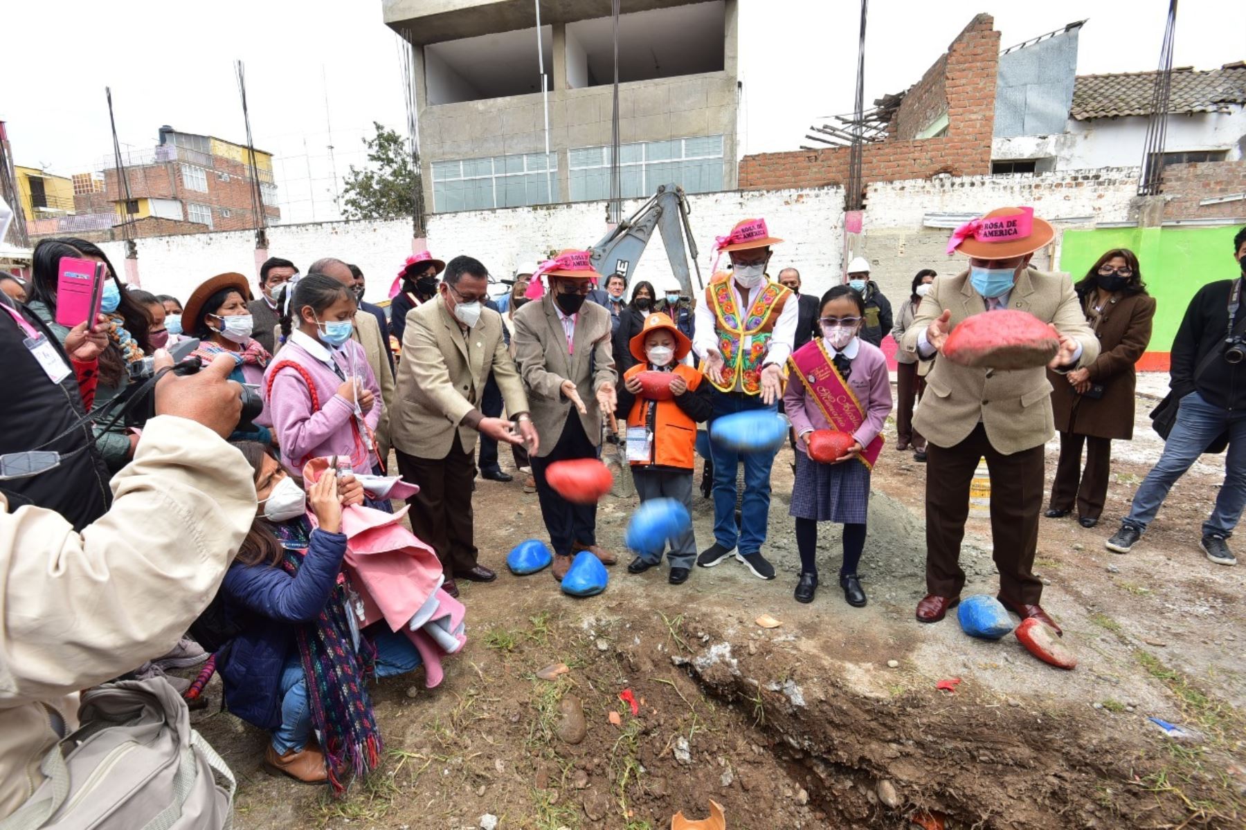 Gobierno Regional de Junín inició obras para mejorar infraestructura en el colegio emblemático Rosa de América de Huancayo.