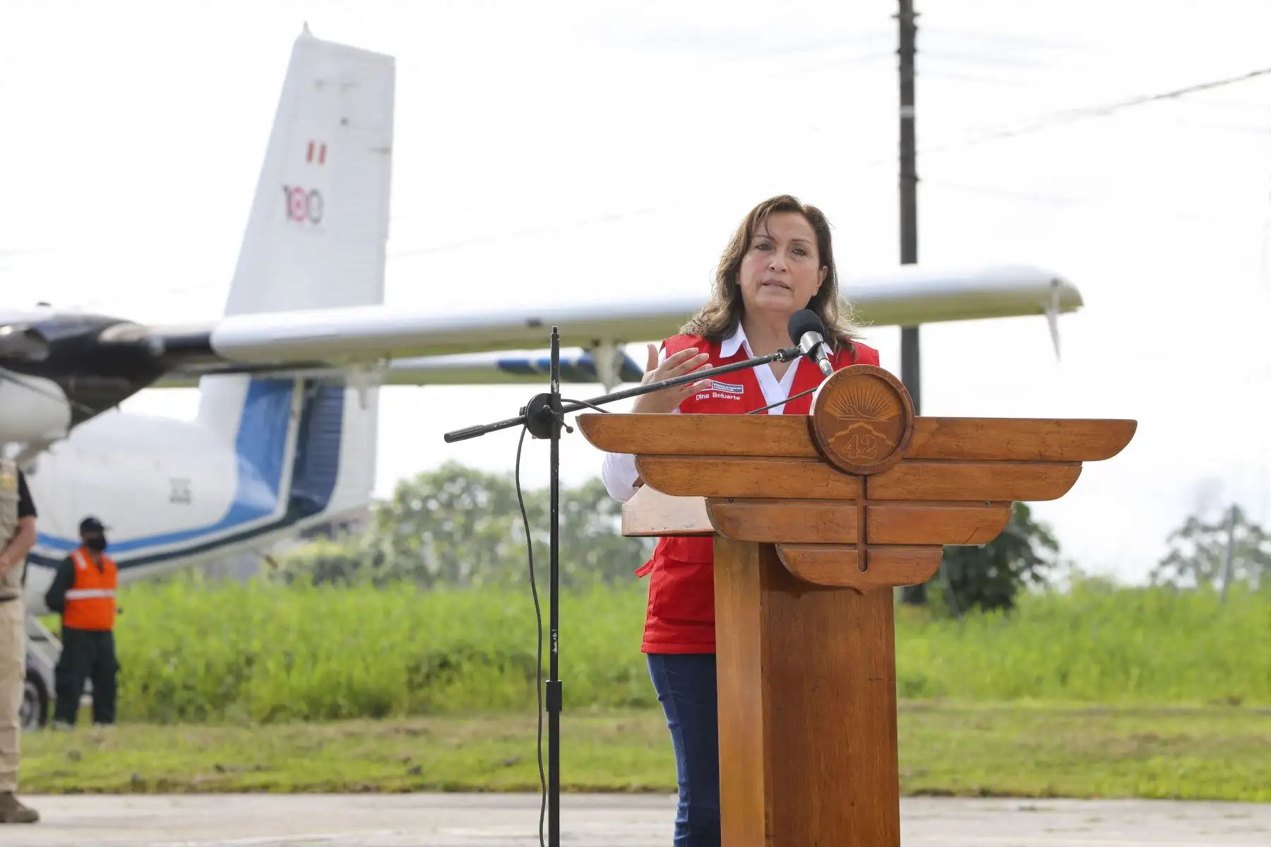 La ministra de Desarrollo e Inclusión Social, Dina Boluarte Zegarra, presidió en la ciudad de Iquitos la ceremonia simbólica de despegue de dos hidroaviones de la FAP que acercarán atenciones del Estado que contribuyan a la mejora de la calidad de vida de familias en condición de vulnerabilidad. 
Foto: ANDINA/MIDIS
