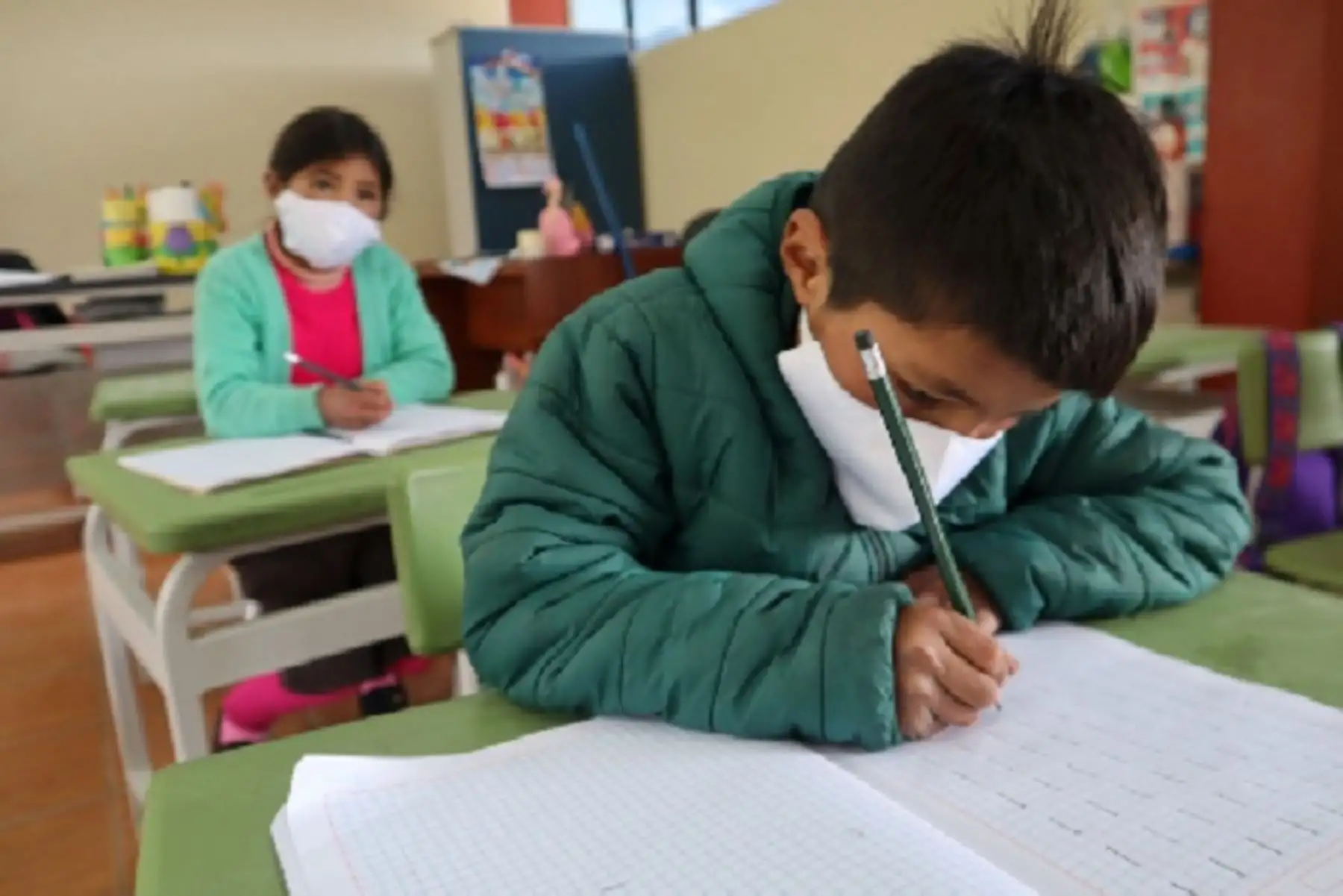 Del total de alumnos de familias usuarias de Juntos, 13,746 retornaron a las aulas del nivel secundario, 19,001 a primaria y 6,988 niños a nivel inicial, jardín, cuna y programas no escolarizados.