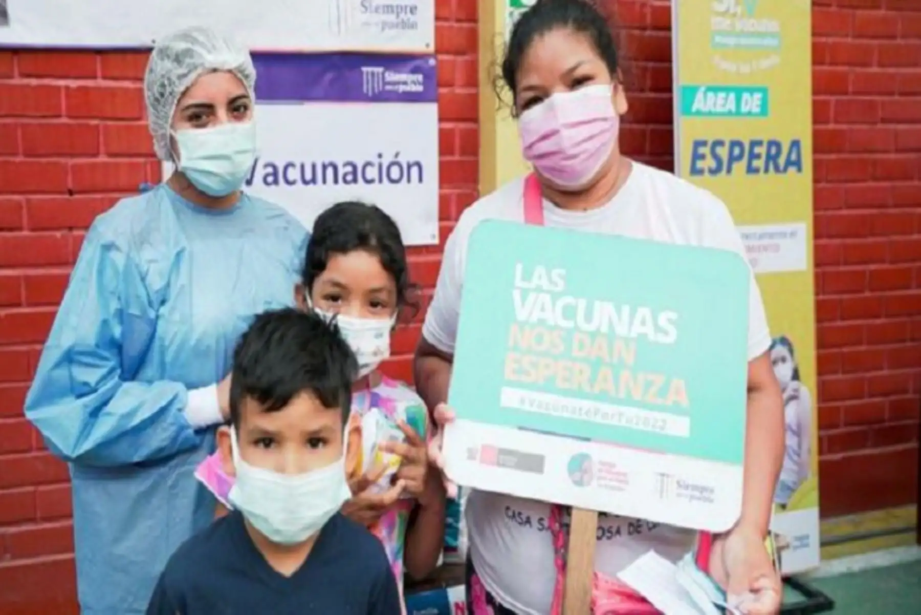 En Tacna se han aplicado un total de 32,899 vacunas y se cuenta con un avance del 49.8 % de población vacunada con primera dosis y un 31.6 % con segunda dosis. Estas cifras corresponden al grupo de edad de 5 a 11 años.