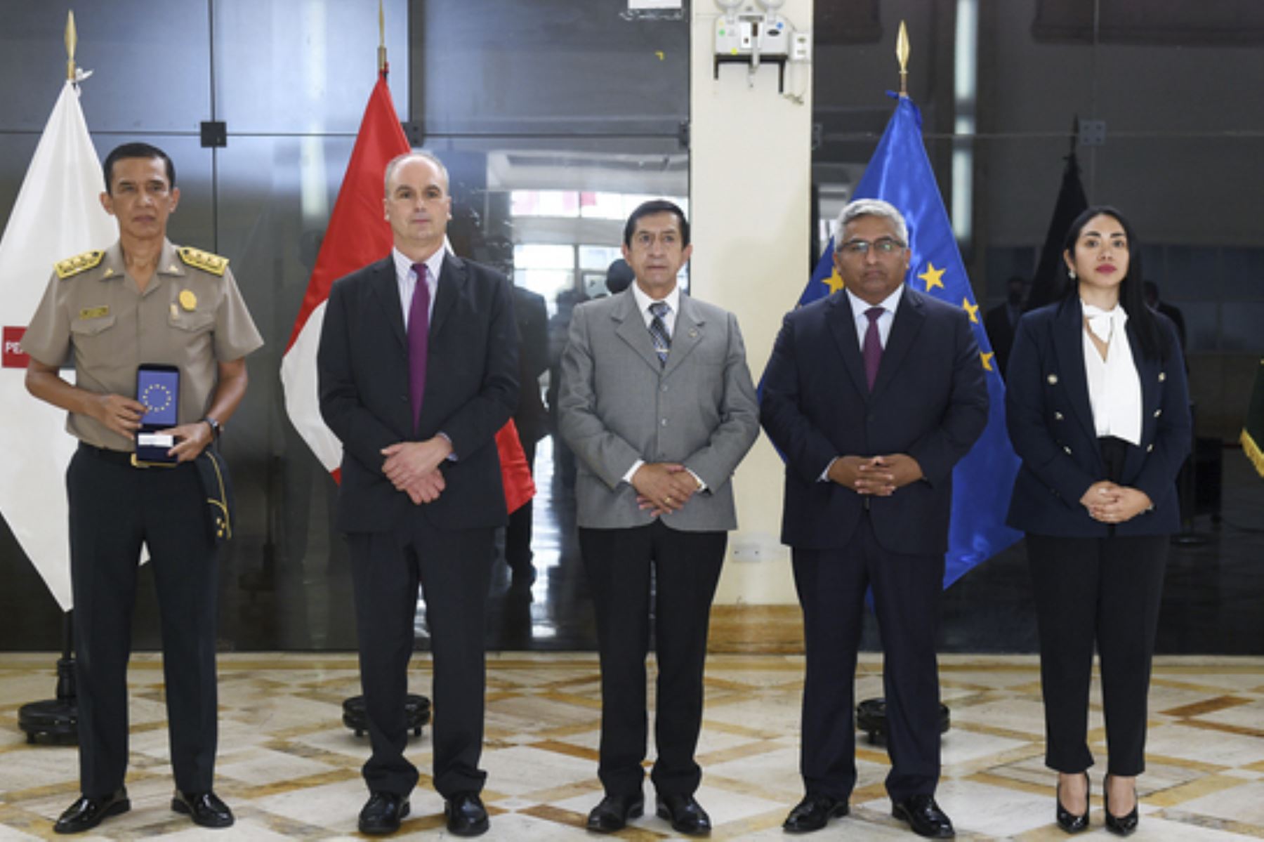 Ministro Chávarry agradeció el apoyo que brinda la Unión Europea a la Policía Nacional para combatir delitos que afectan a la población. Foto: Mininter