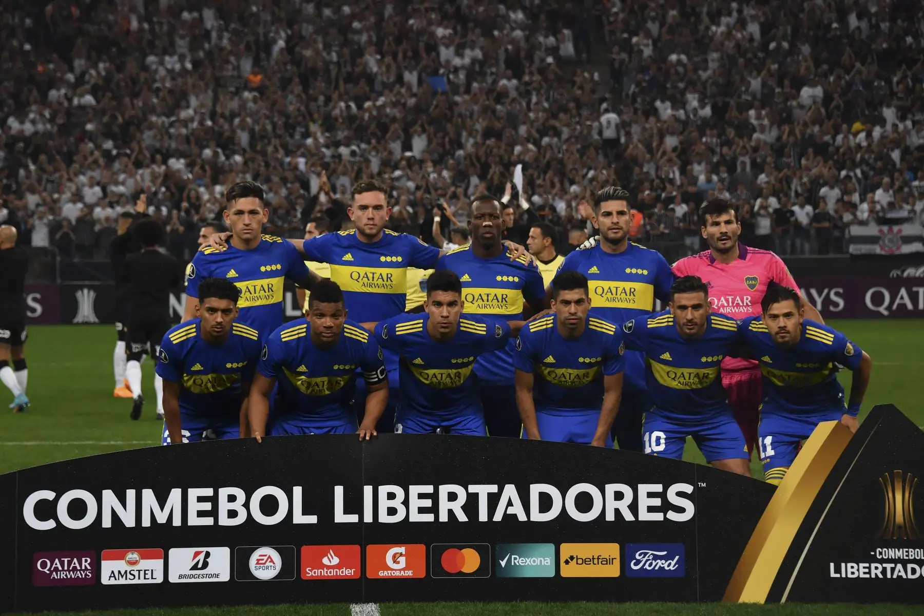 Los jugadores de Boca Juniors de Argentina posan para una foto antes de su partido de fútbol por la Copa Libertadores.
Foto: AFP