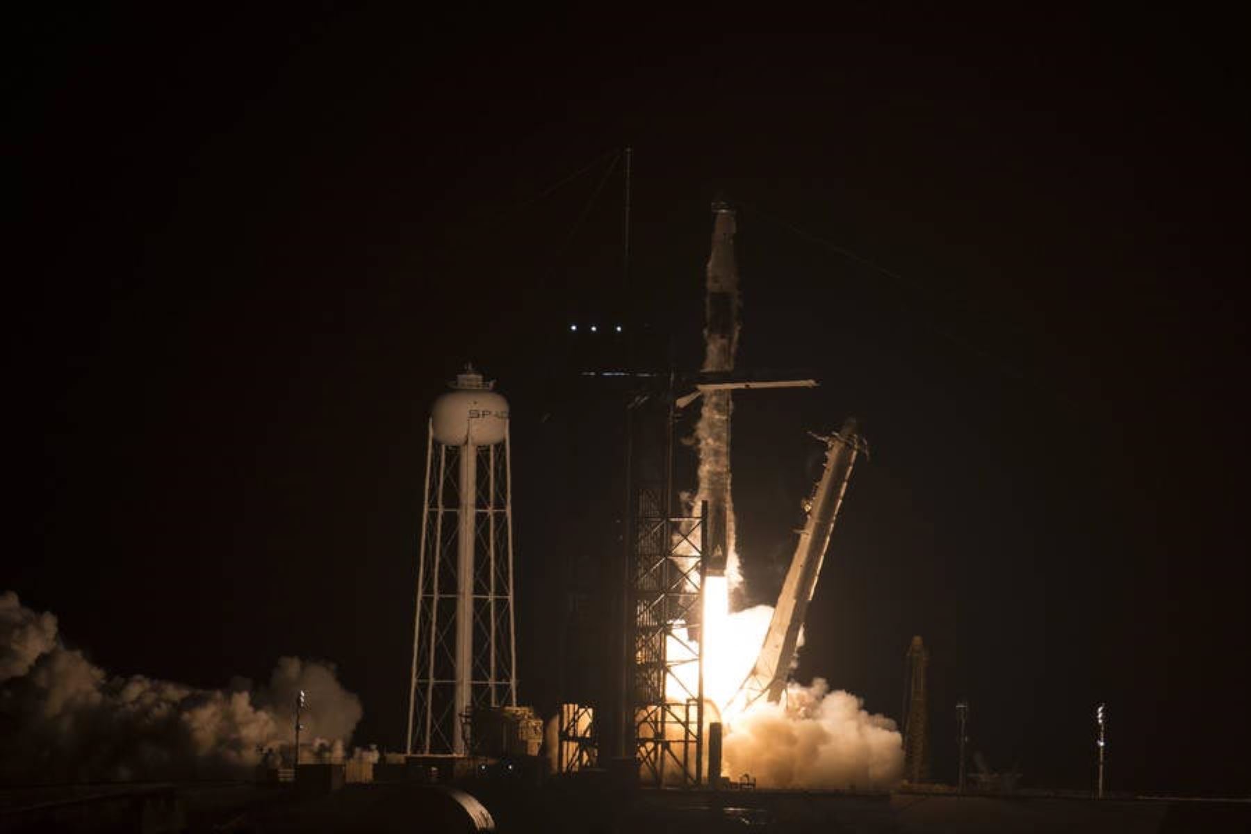 La tripulación está a bordo de la cápsula Dragon Freedom de SpaceX hacia la órbita terrestre baja. Foto: NASA/Aubrey Gemignani
