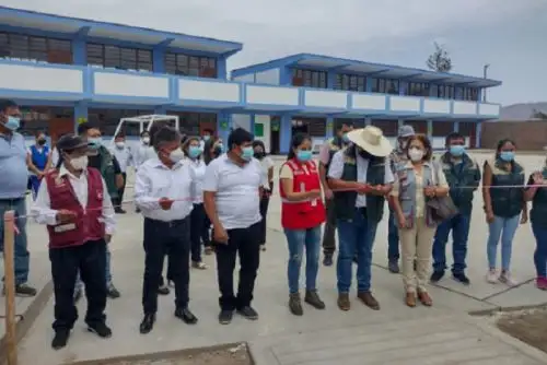 La moderna infraestructura entregada en Cachipampa está compuesta por aulas, ambientes administrativos, servicios higiénicos para damas y caballeros, comedor y cerco perimétrico, con un costo superior a los S/ 2.9 millones.